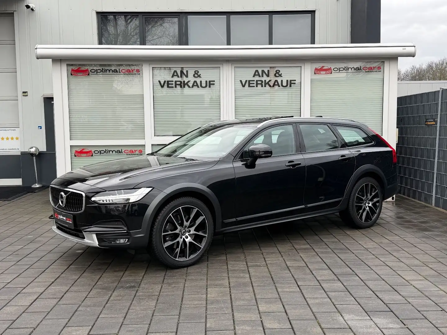 Volvo V90 Cross Country AWD/PANO/LED/VOLLEDER/19%MWST Noir - 1