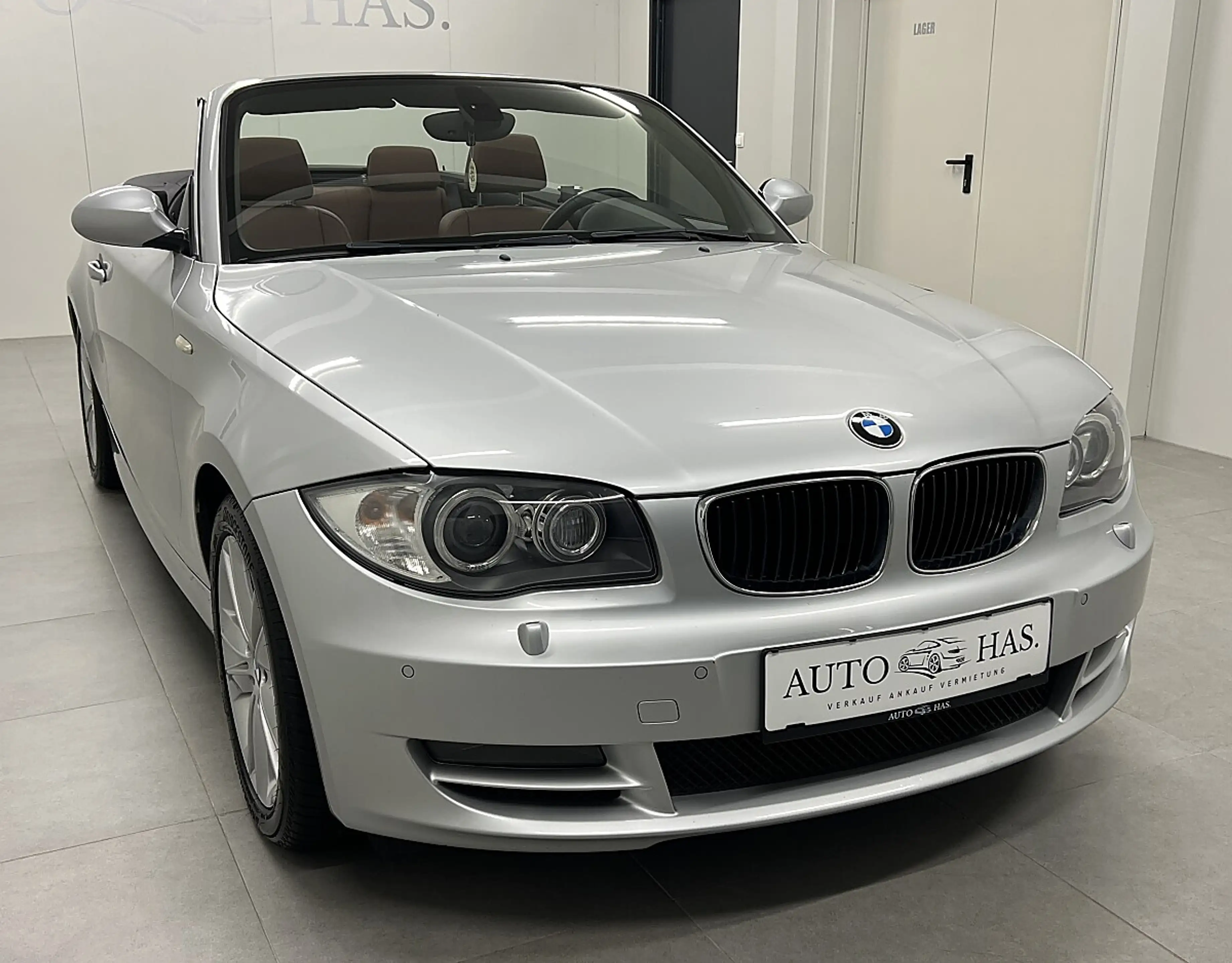 BMW 118 i Cabrio Österreich-Paket *Tempomat*Vollleder*AUX*