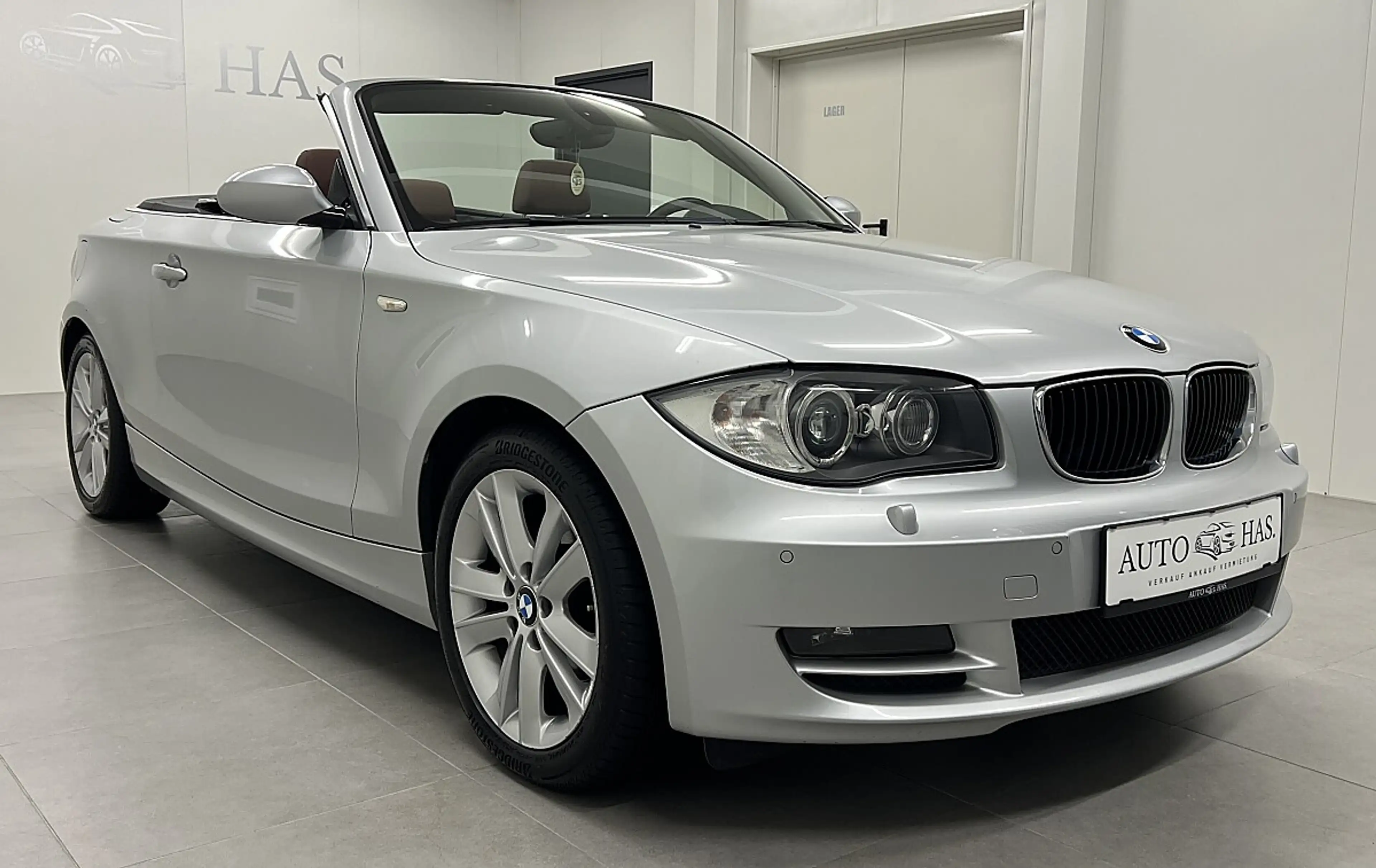 BMW 118 i Cabrio Österreich-Paket *Tempomat*Vollleder*AUX* — photo 3