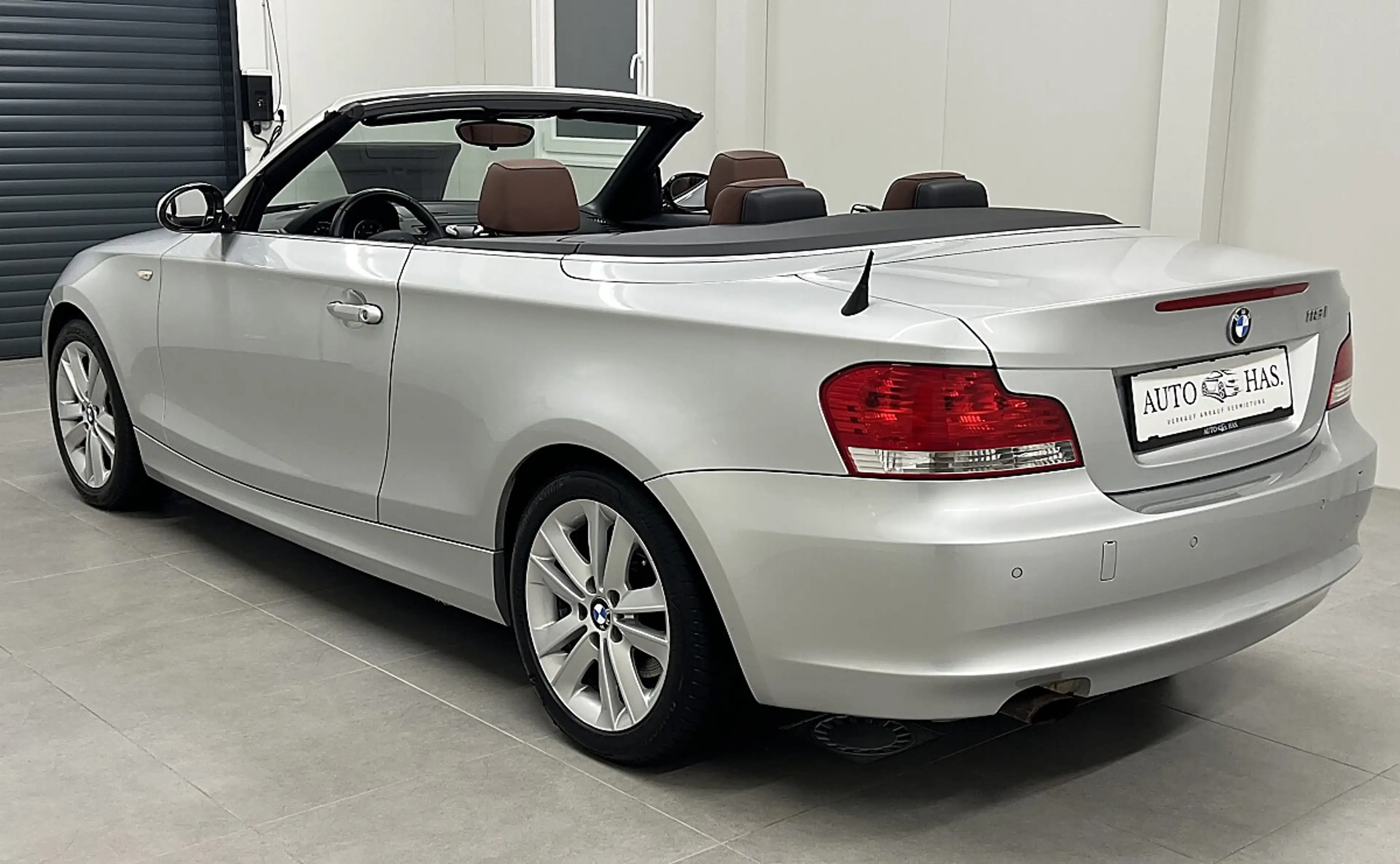 BMW 118 i Cabrio Österreich-Paket *Tempomat*Vollleder*AUX* — photo 9