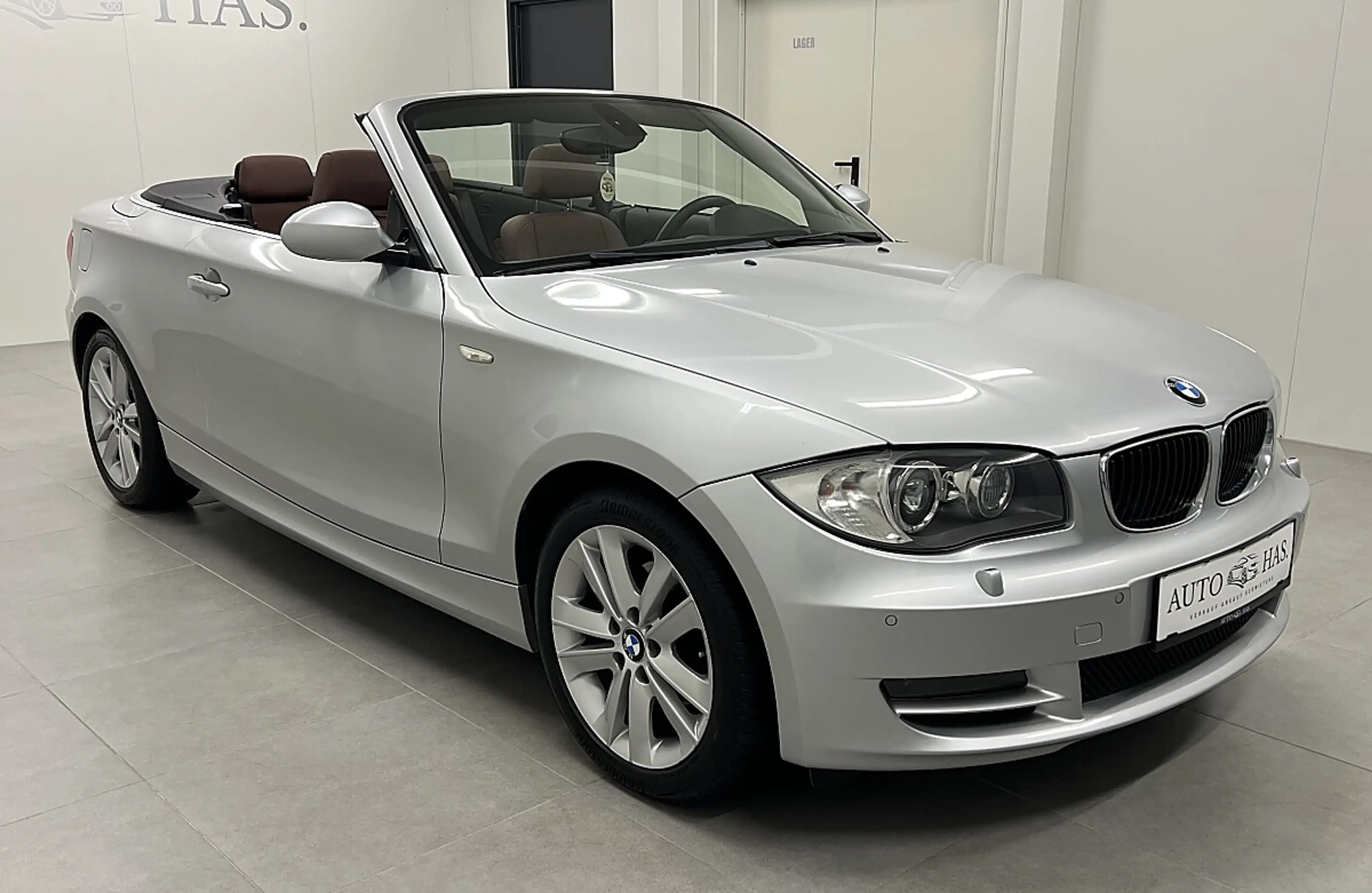 BMW 118 i Cabrio Österreich-Paket *Tempomat*Vollleder*AUX* — photo 2