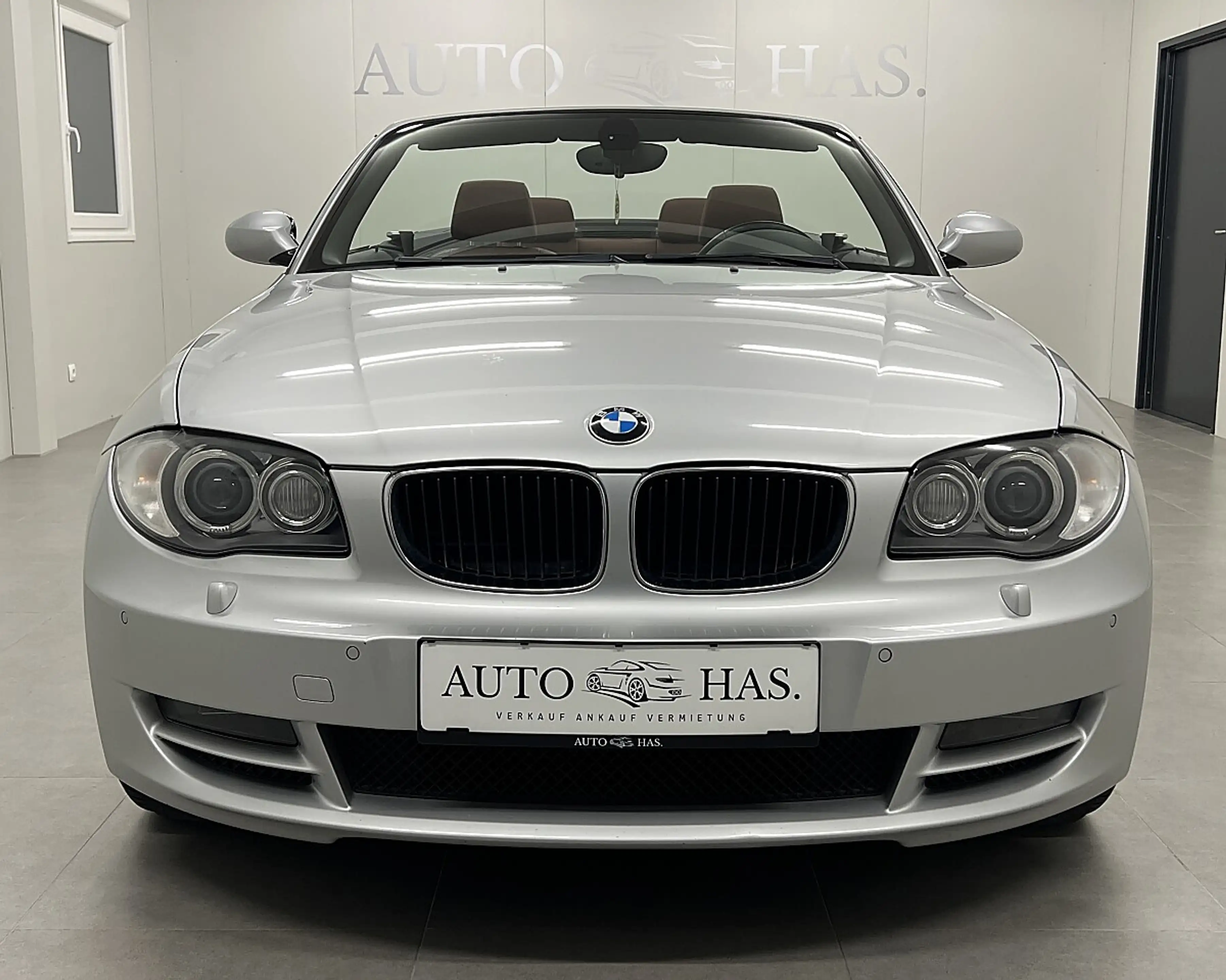 BMW 118 i Cabrio Österreich-Paket *Tempomat*Vollleder*AUX* — photo 14