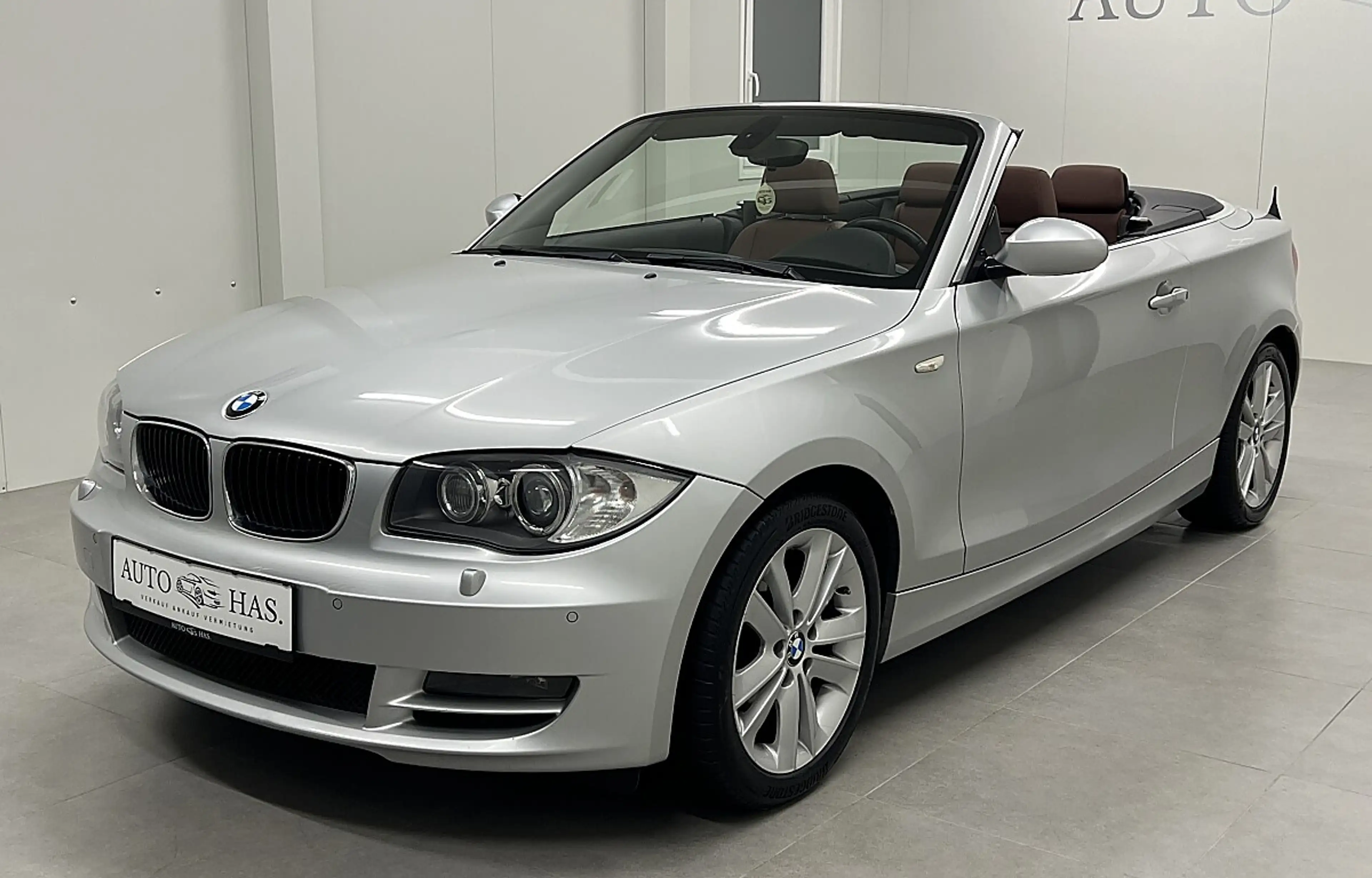 BMW 118 i Cabrio Österreich-Paket *Tempomat*Vollleder*AUX* — photo 11