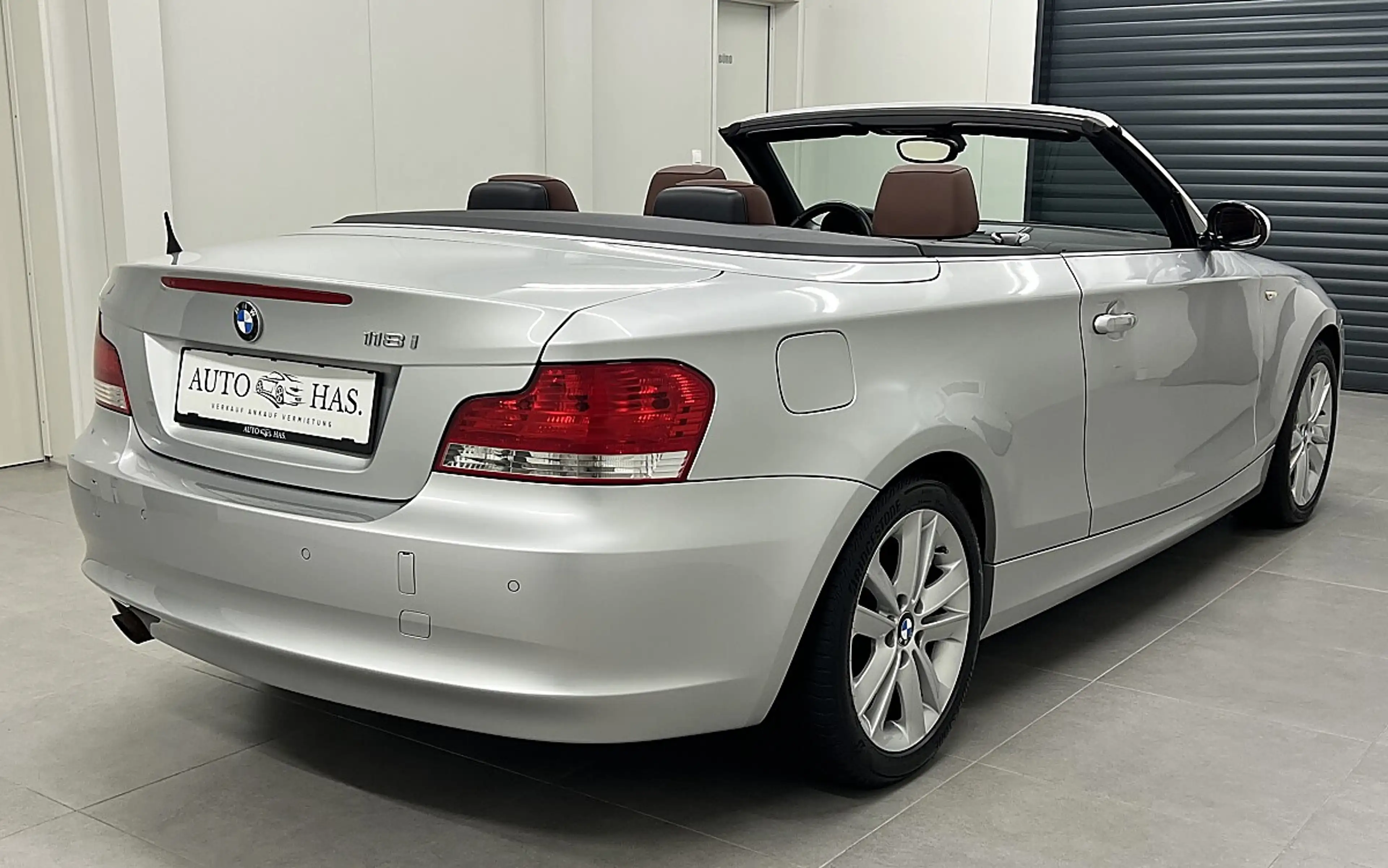 BMW 118 i Cabrio Österreich-Paket *Tempomat*Vollleder*AUX* — photo 4