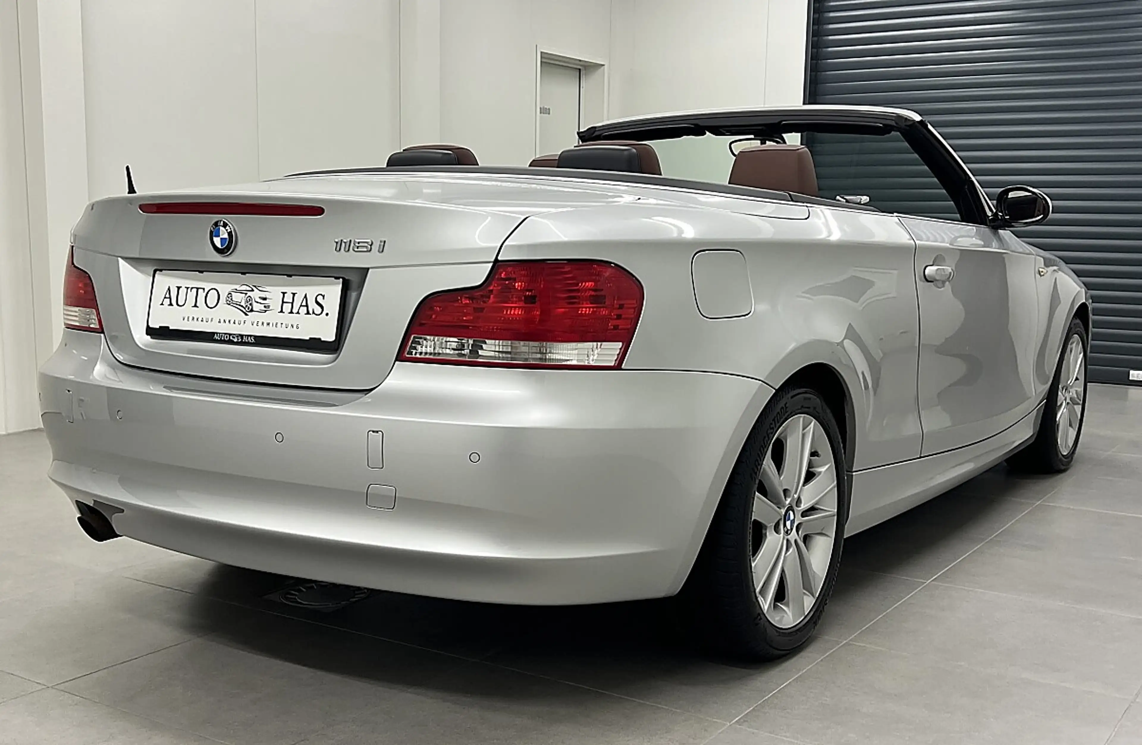 BMW 118 i Cabrio Österreich-Paket *Tempomat*Vollleder*AUX* — photo 6