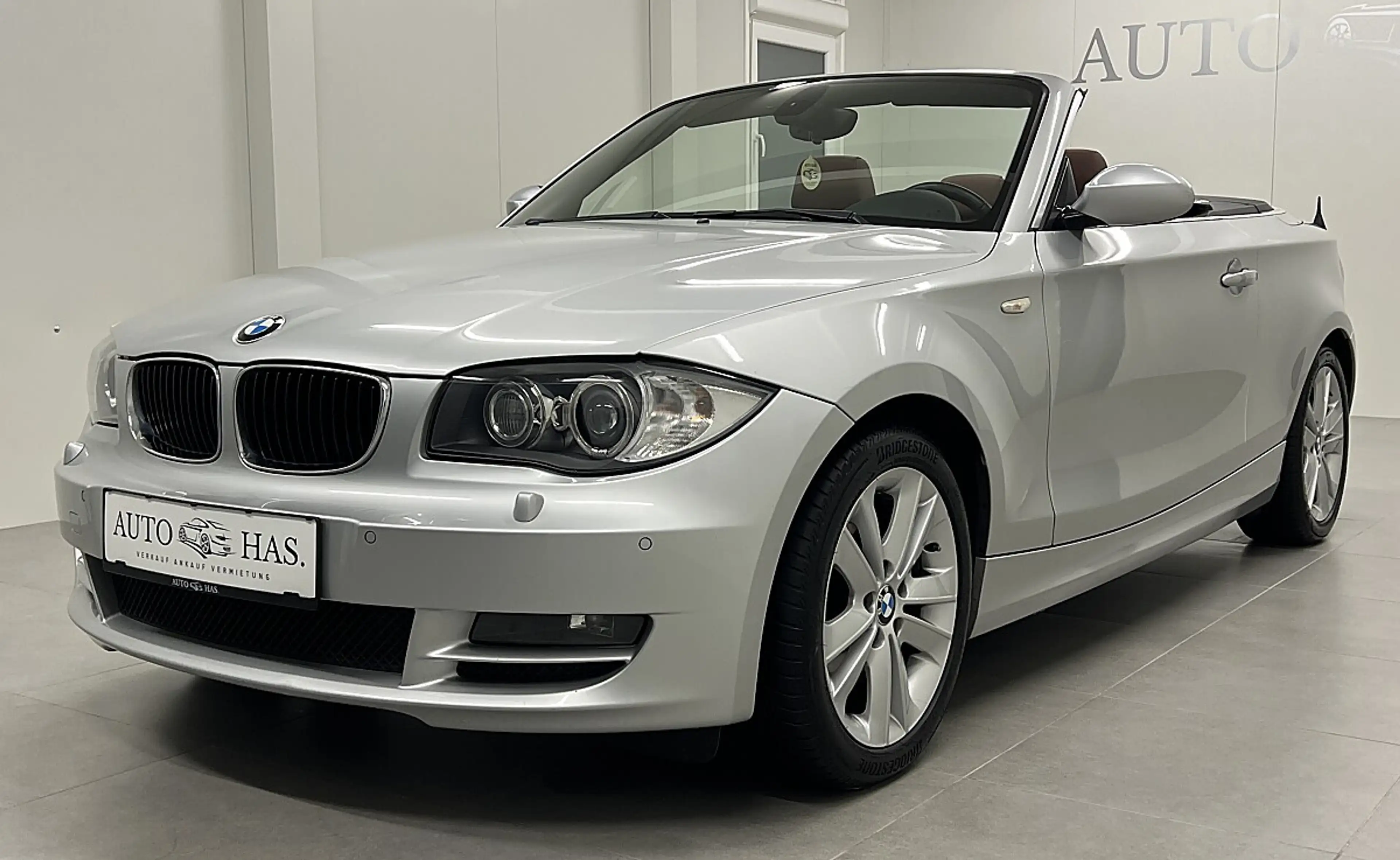 BMW 118 i Cabrio Österreich-Paket *Tempomat*Vollleder*AUX* — photo 13