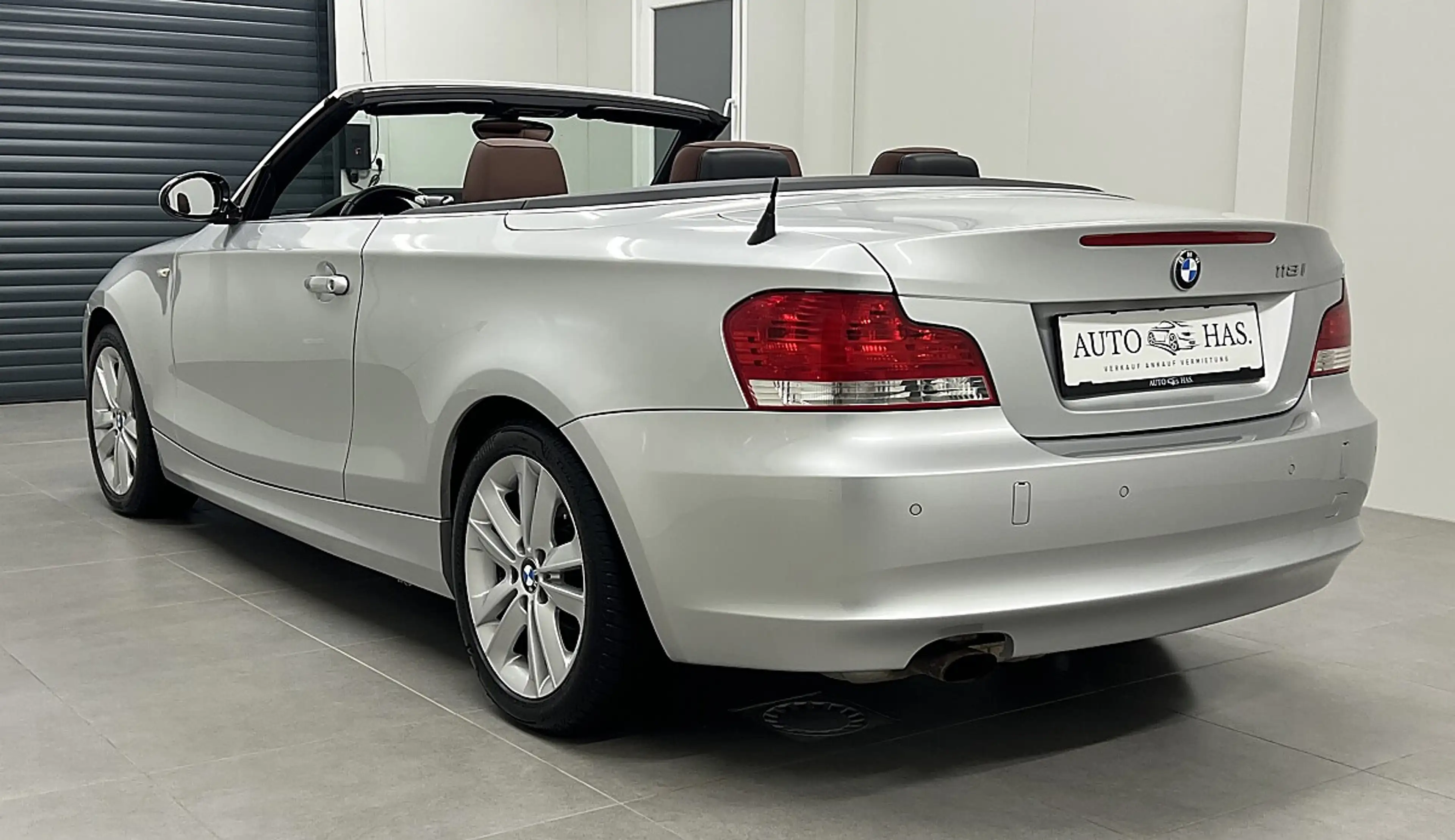 BMW 118 i Cabrio Österreich-Paket *Tempomat*Vollleder*AUX* — photo 10
