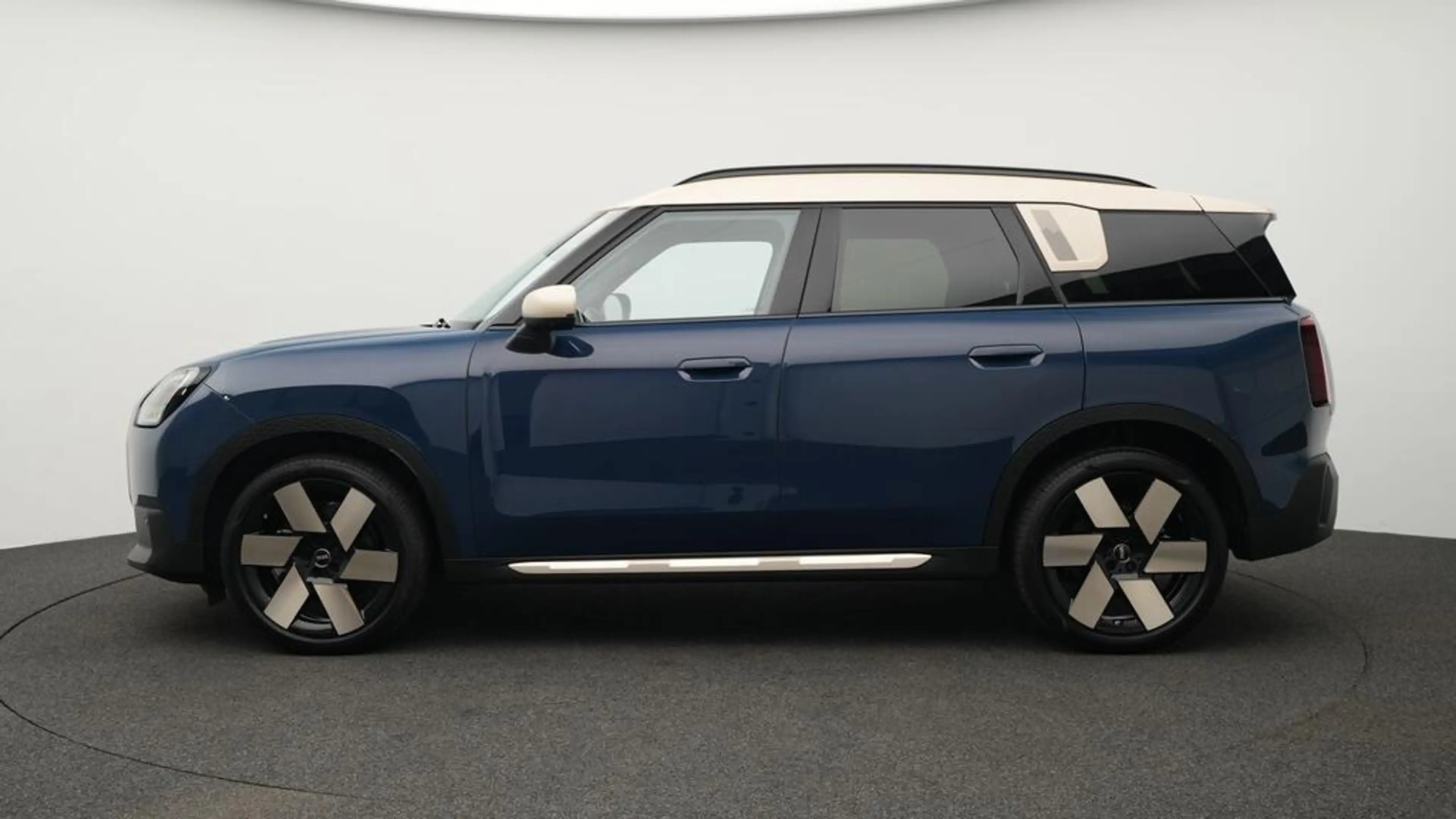 MINI Countryman C Favoured Trim — photo 3