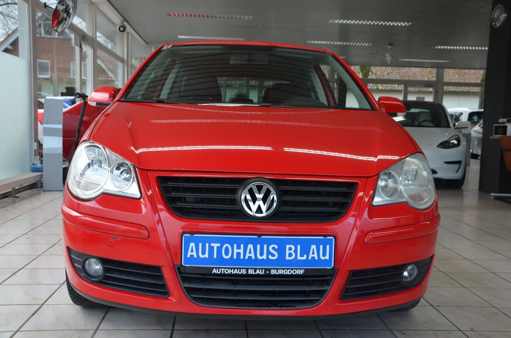 Volkswagen Polo 1.4  United *AUTOMATIK*PDC*SITZHEIZUNG*2.HD Kırmızı - 2