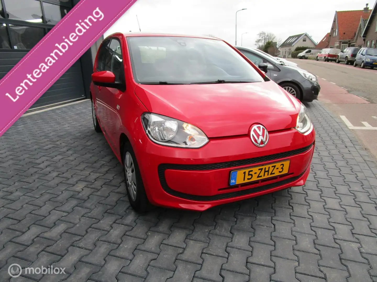 Volkswagen up! 1.0 take up! BlueMotion 5drs Airco Navigatie Rood - 2