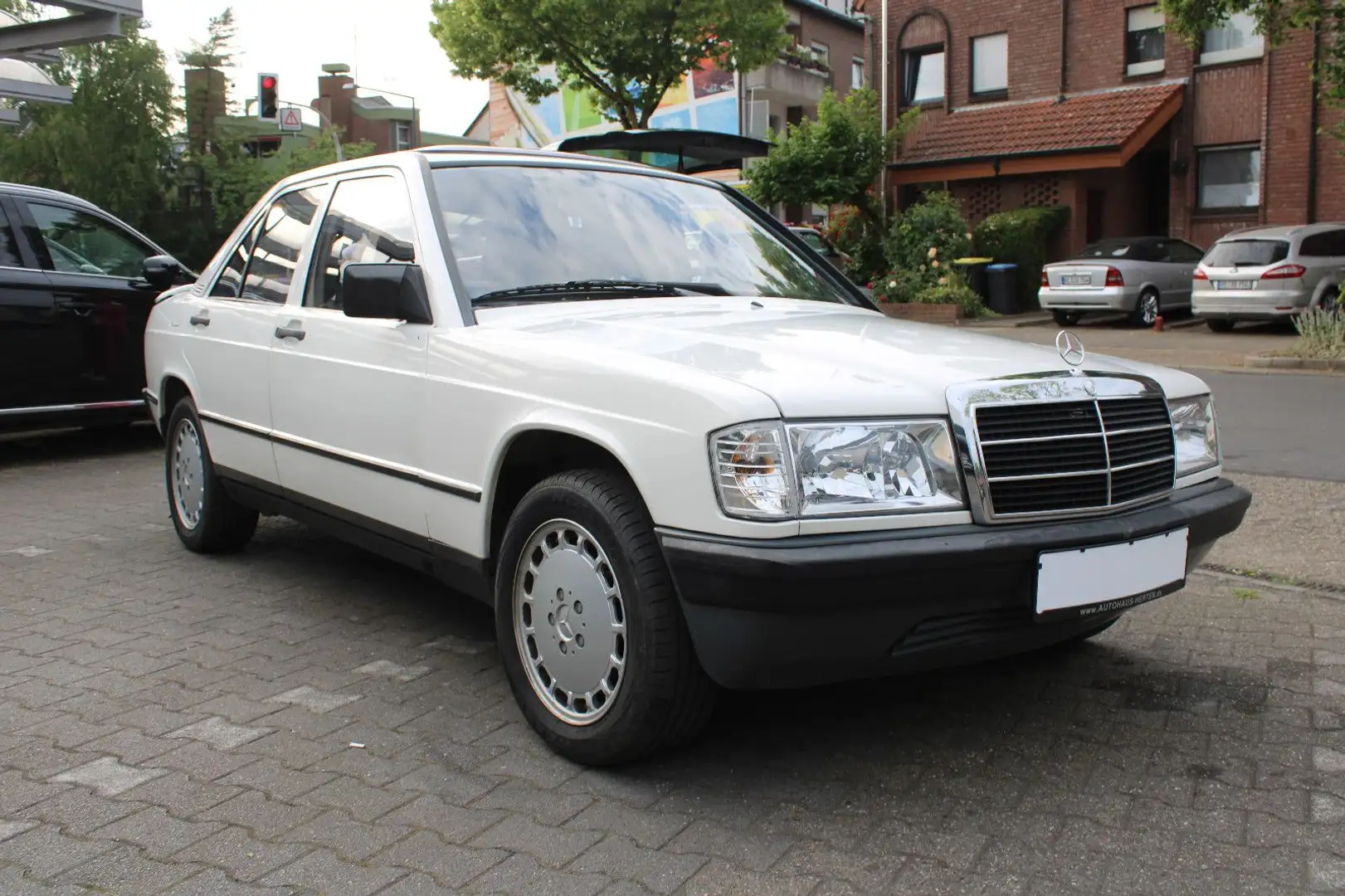 Mercedes-Benz 190 E 2.0   AUTOMATIK*SCHIEBEDACH*ROSTFREI! Белый - 2