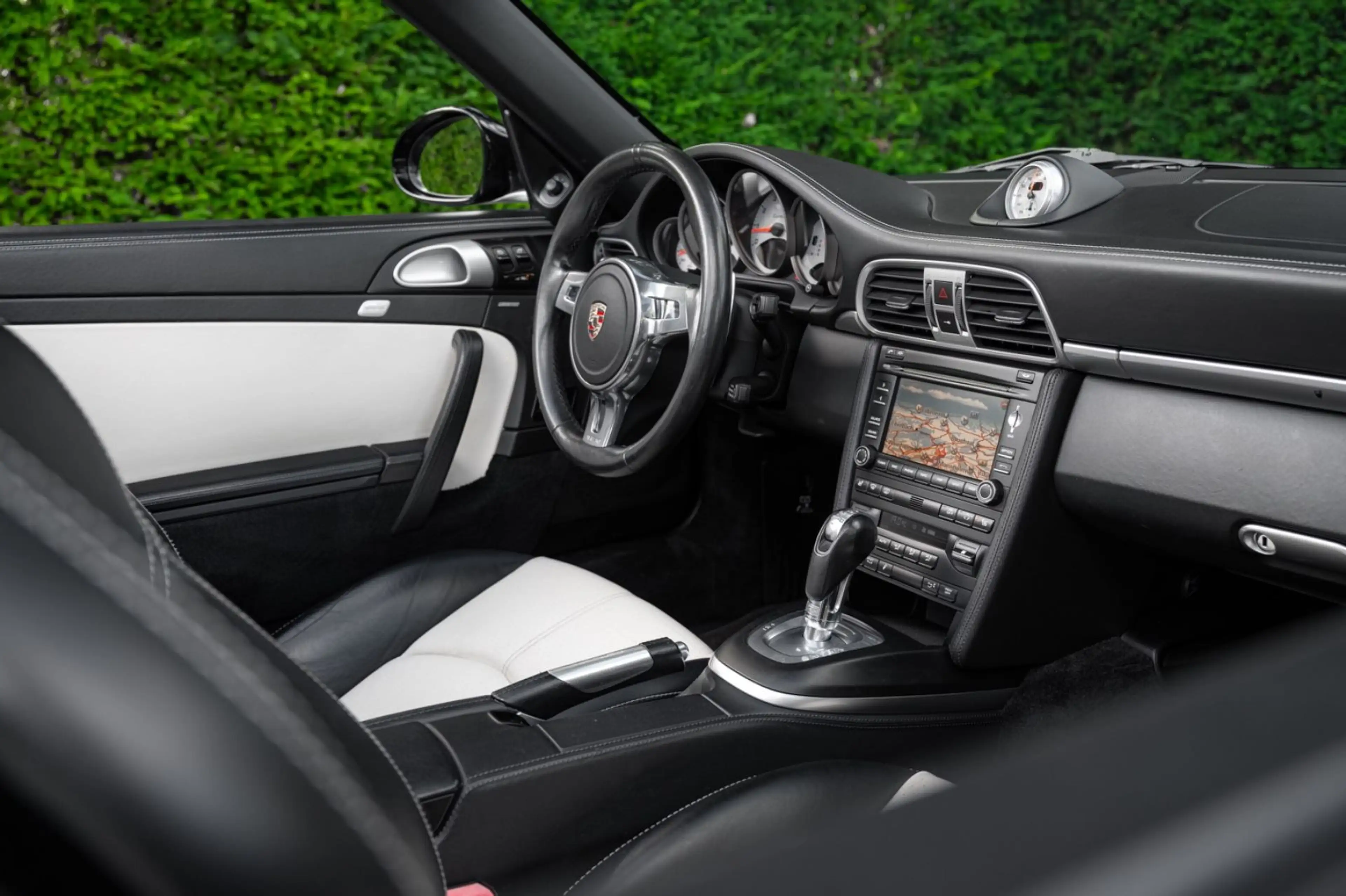 Porsche 997 Turbo S Cabrio 530PS|BiColor|SprtChrno+|PASM — photo 12