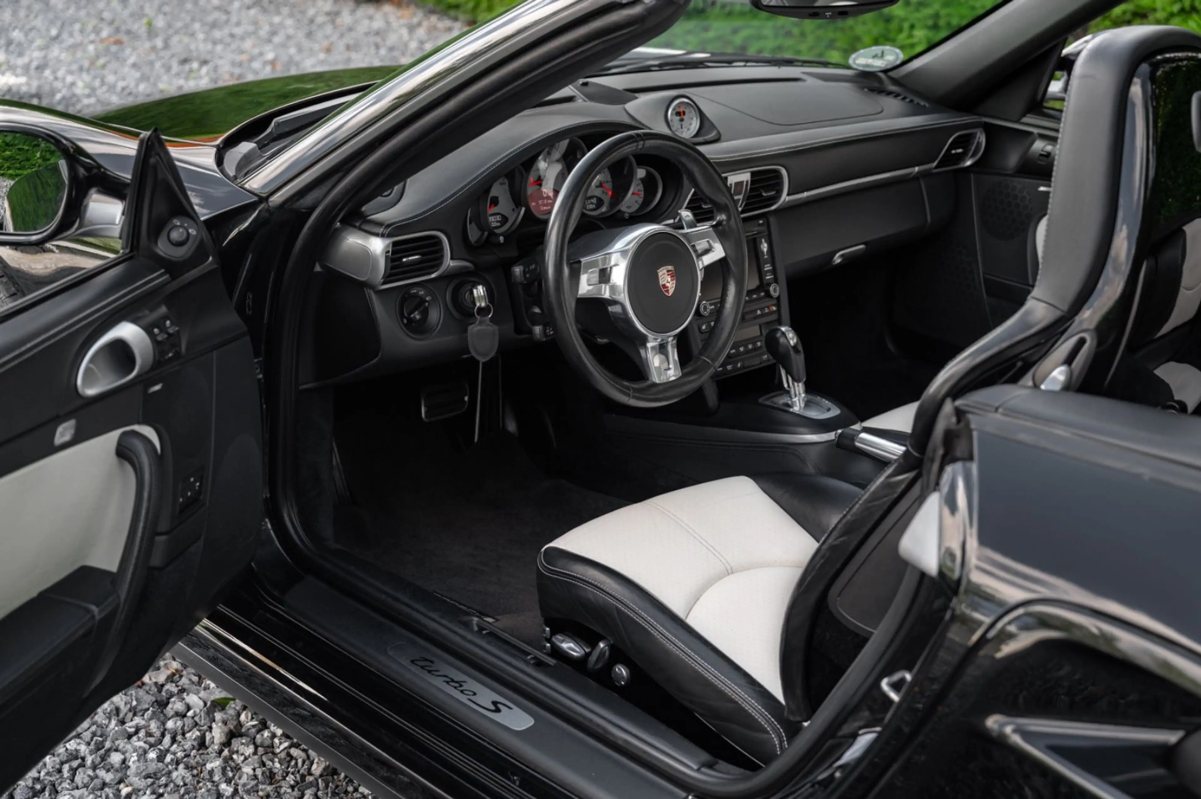 Porsche 997 Turbo S Cabrio 530PS|BiColor|SprtChrno+|PASM — photo 5