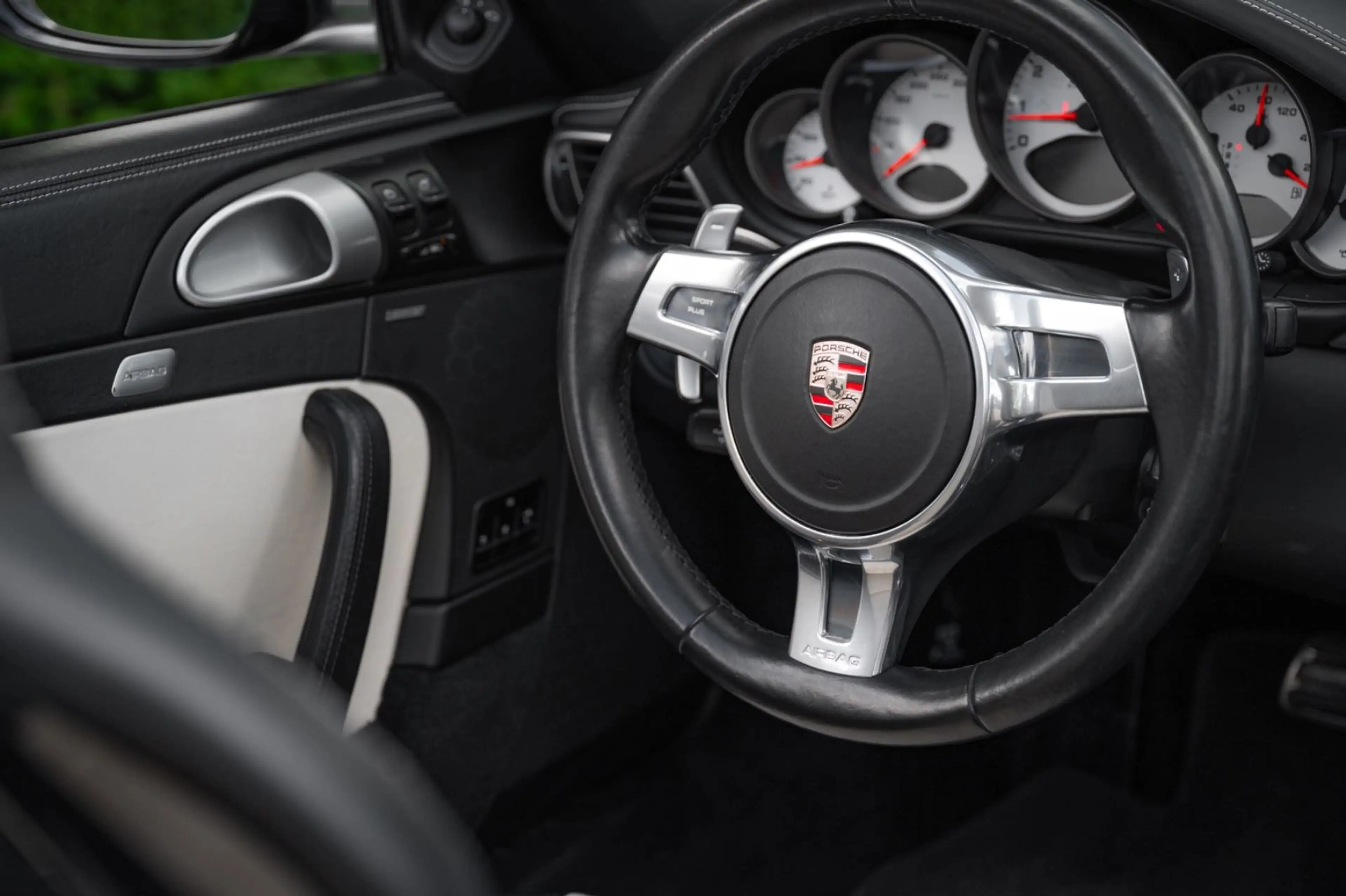 Porsche 997 Turbo S Cabrio 530PS|BiColor|SprtChrno+|PASM — photo 13