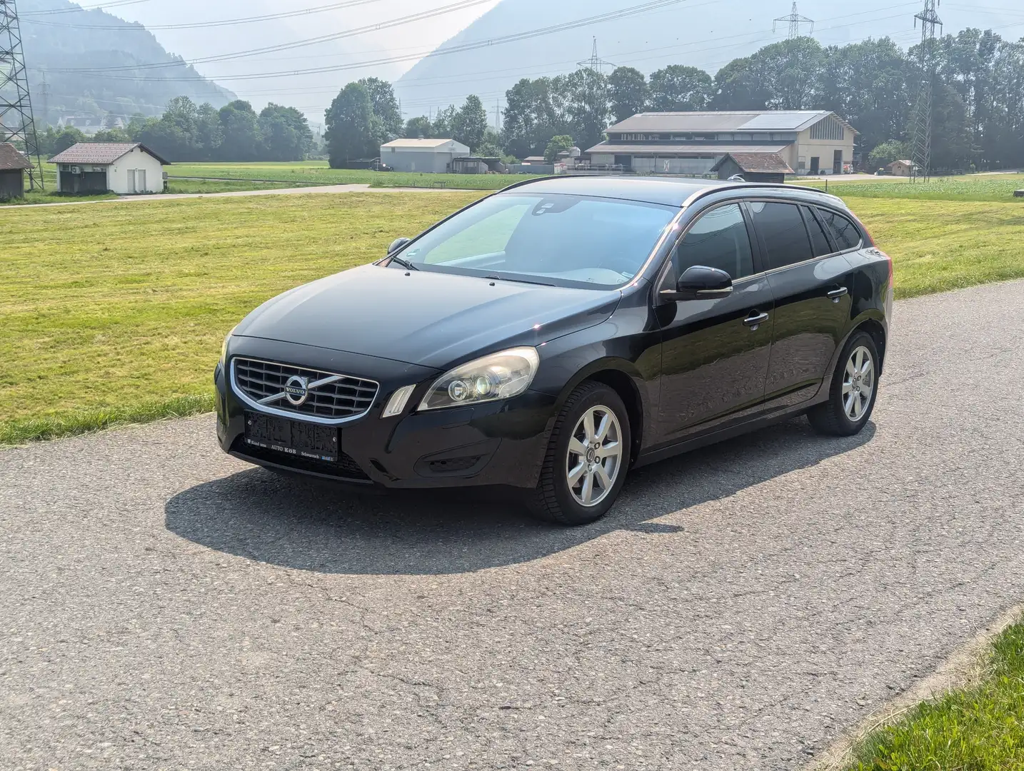 Volvo V60 V60 D3 Kinetic Kinetic Zwart - 2