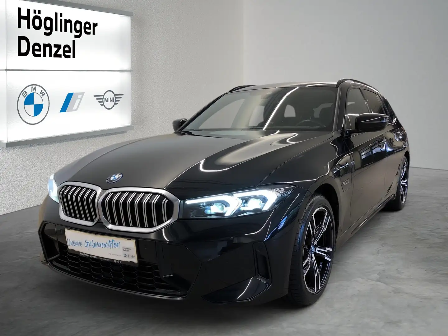 BMW 330 e xDrive Schwarz - 1