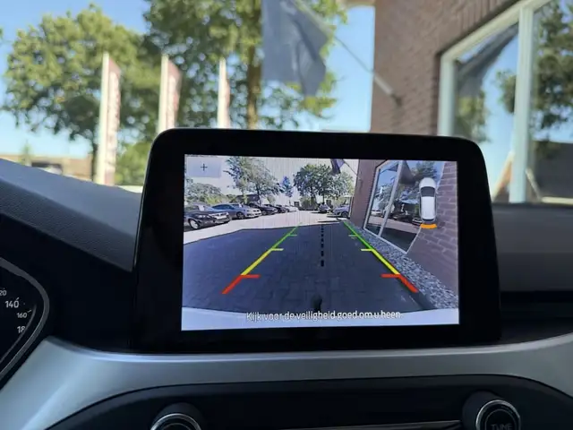 Ford Focus view 26