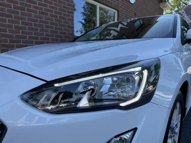Ford Focus view 16