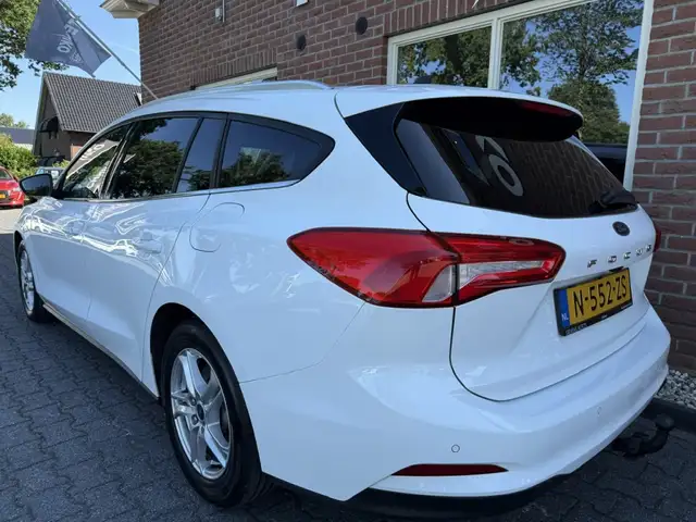 Ford Focus view 11