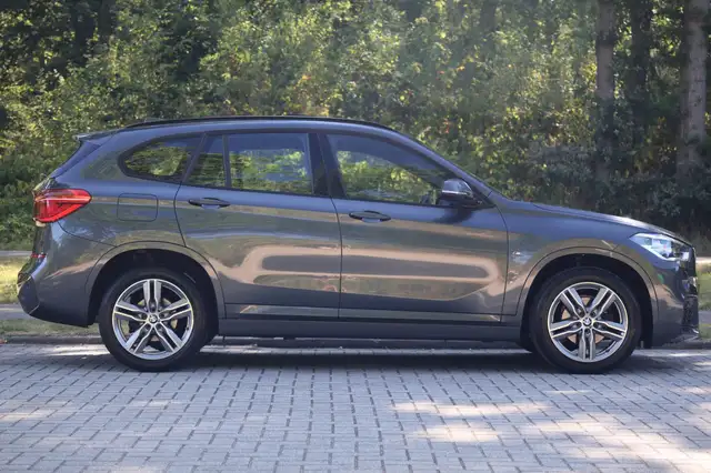 BMW X1 view 8