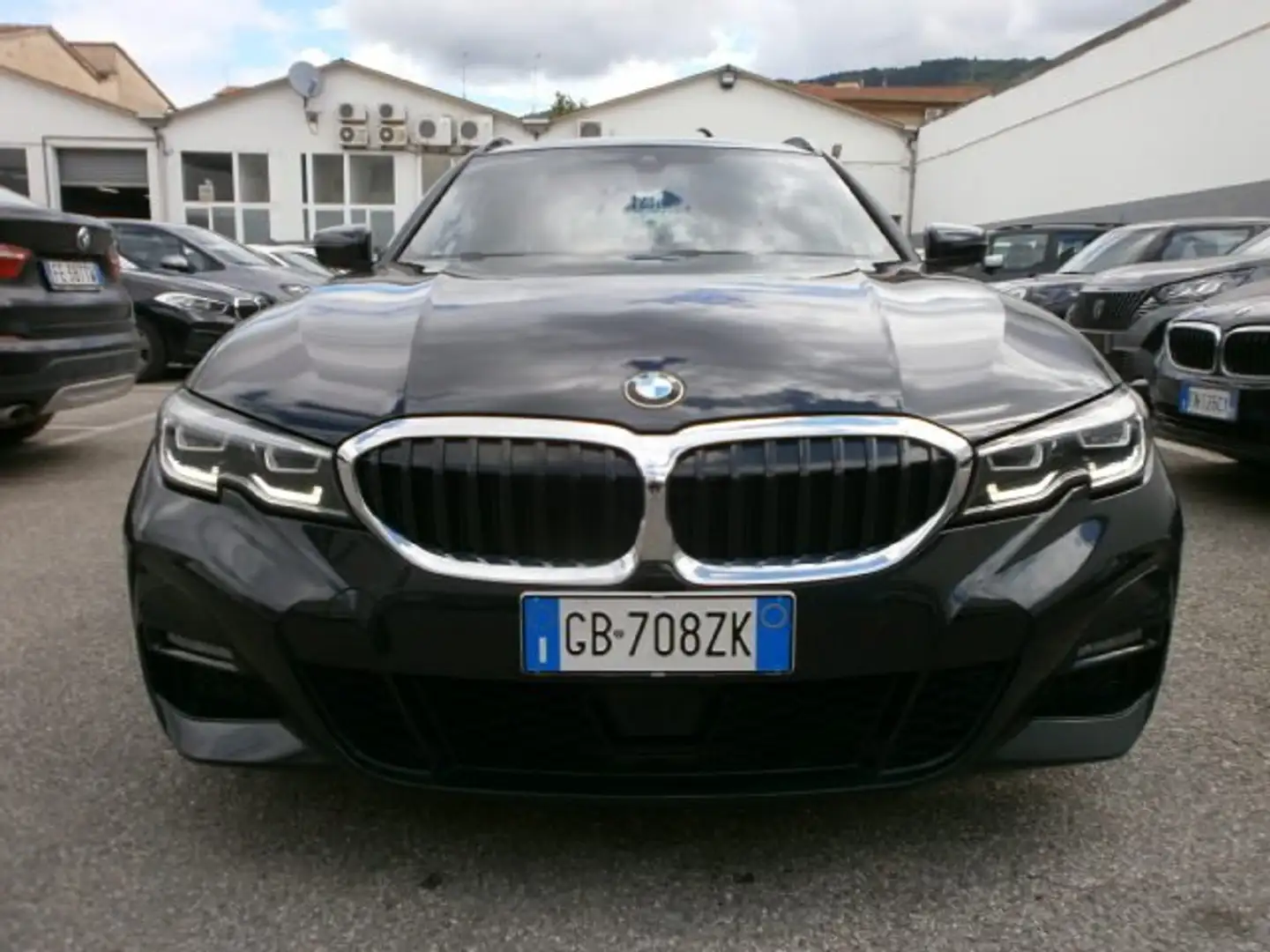 BMW 320 320d Touring Msport auto Zwart - 2