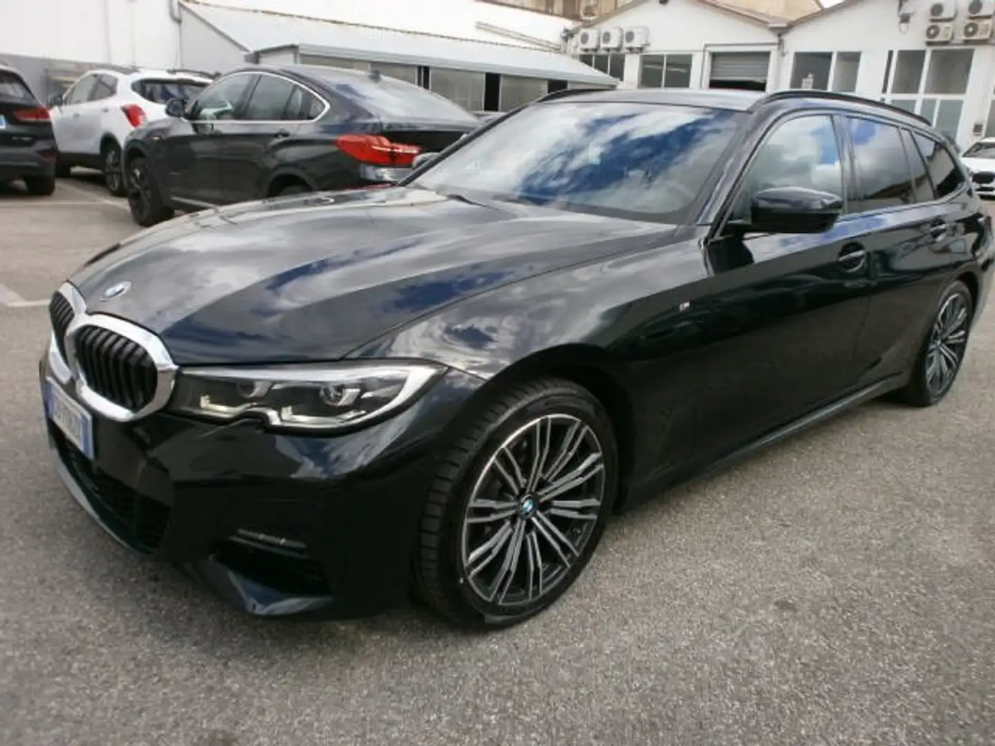 BMW 320 320d Touring Msport auto Zwart - 1