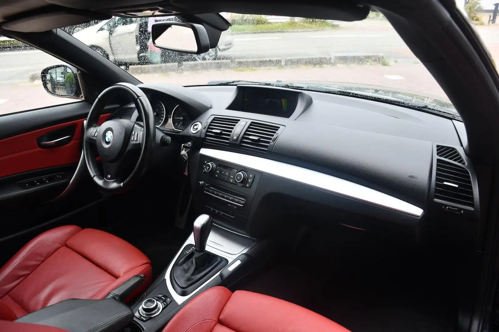 BMW 123 1-serie Cabrio 123d High Executive AUT|Cruise|NAVI Zwart - 2