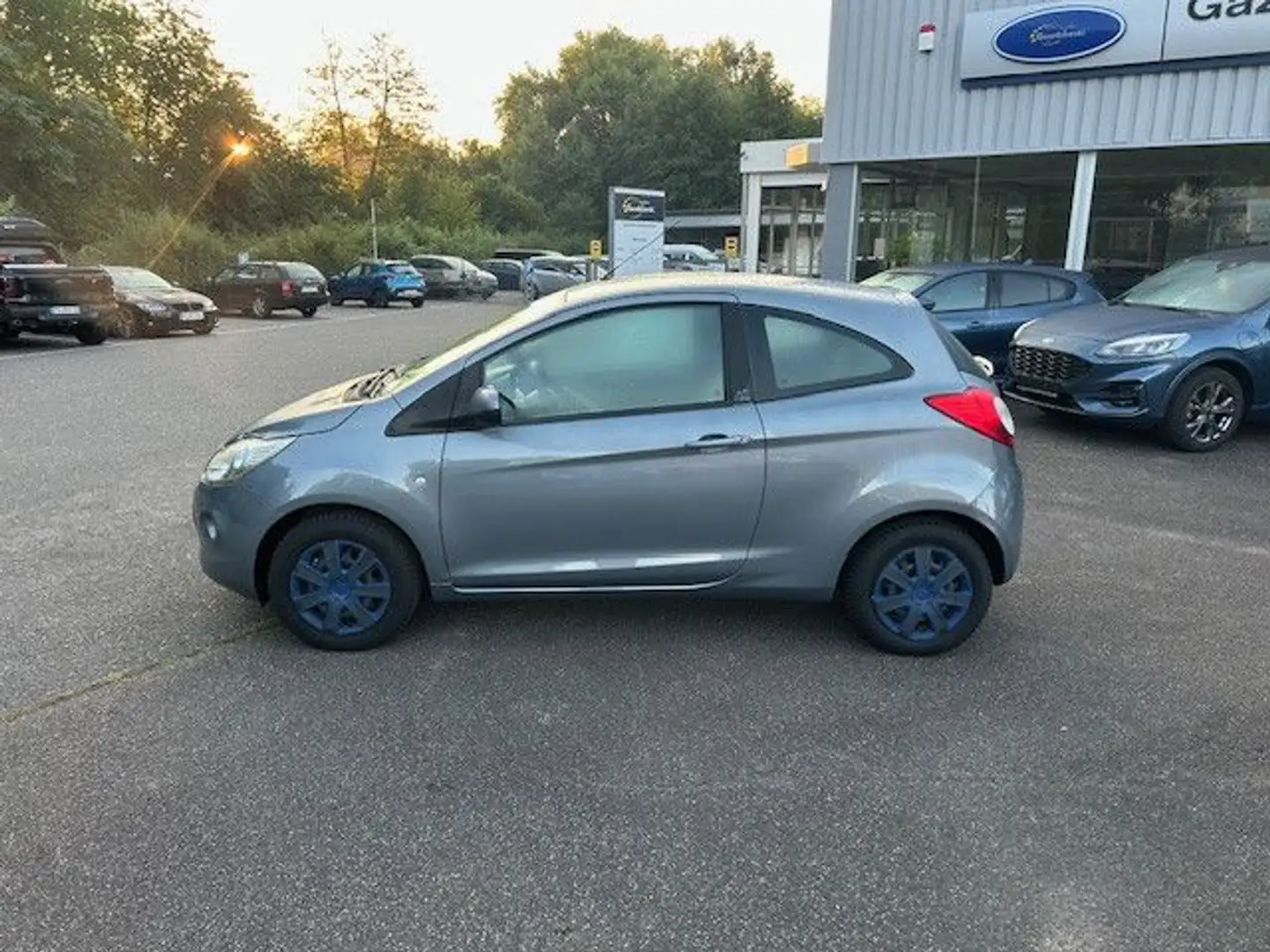 Ford Ka/Ka+ Trend 1.2 Duratec Gris - 2
