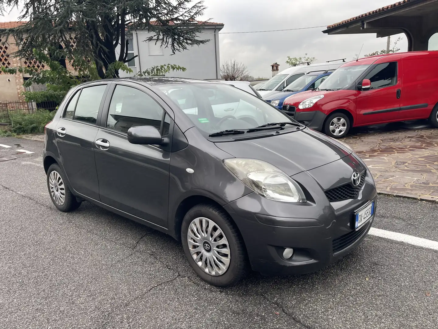 Toyota Yaris Yaris II 2005 5p 1.0 Sol my10 - 1