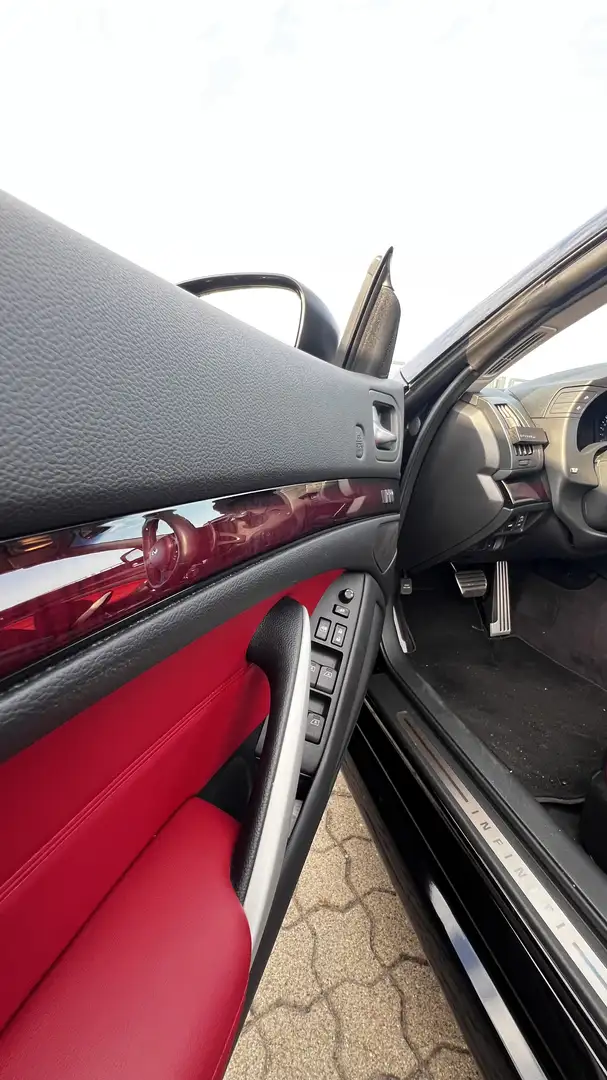 Infiniti Q60 Cabrio Aut. GT Premium Schwarz - 2