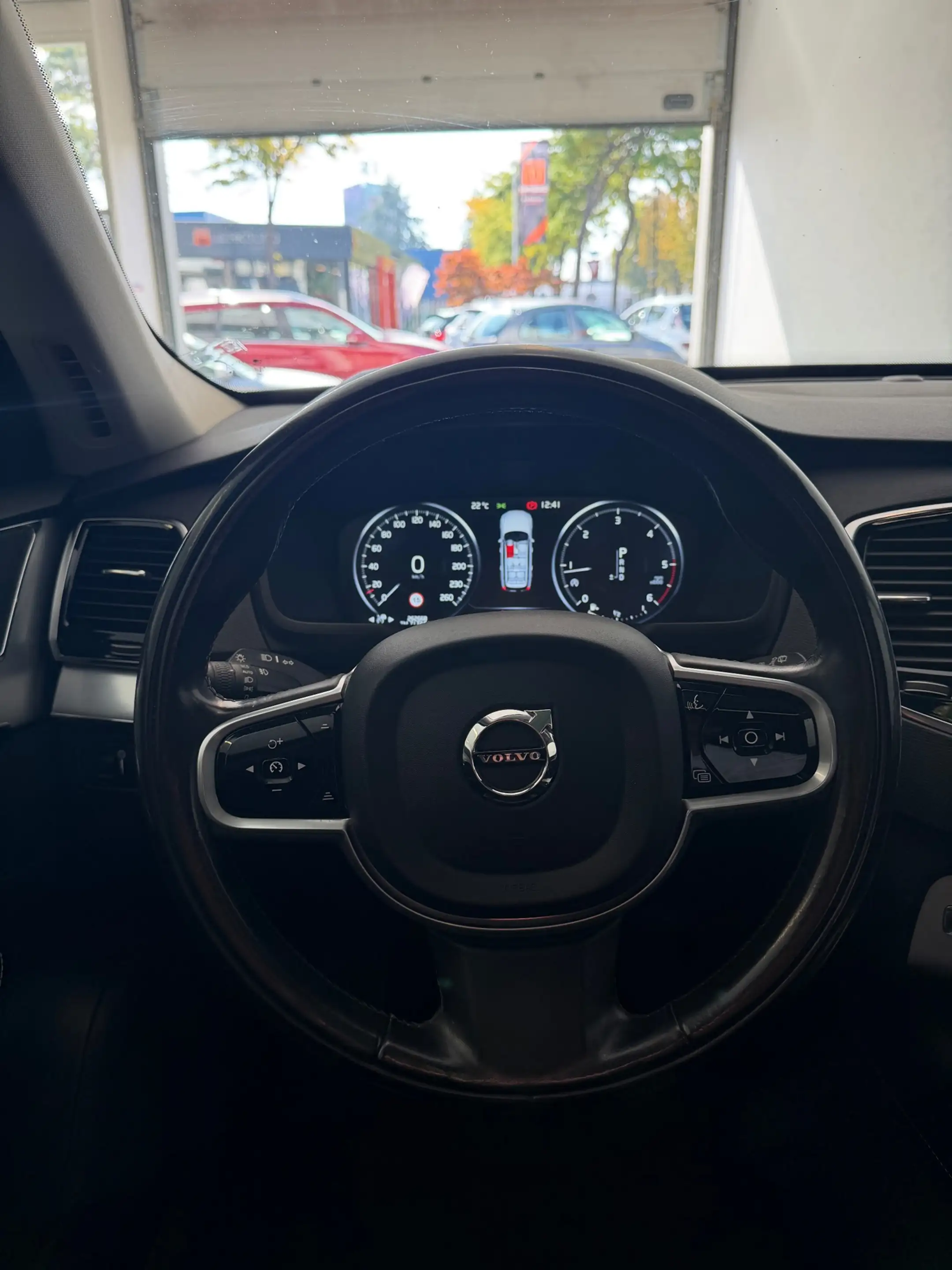 Volvo XC90 2.0 D4 Momentum — photo 13