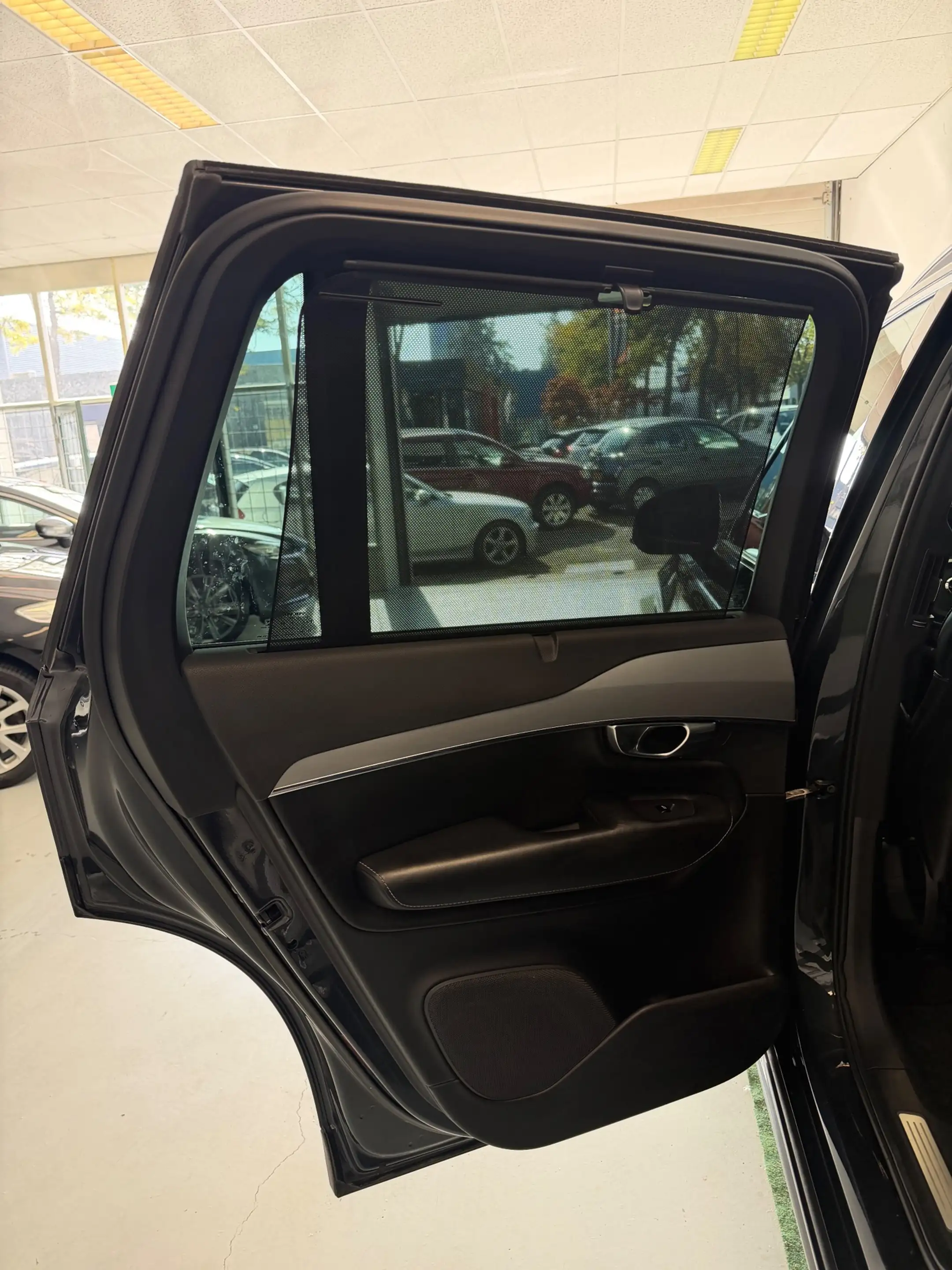 Volvo XC90 2.0 D4 Momentum — photo 7