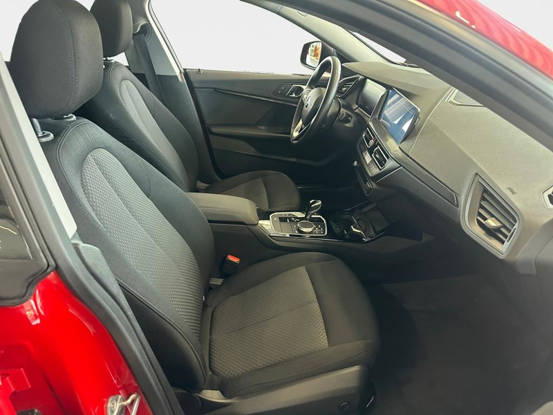 BMW 218 Advantage — photo 14