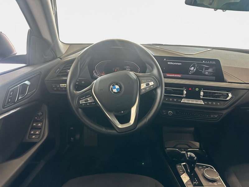 BMW 218 Advantage — photo 11