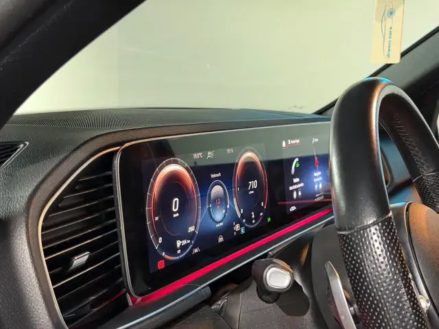 Mercedes-Benz Gle view 23