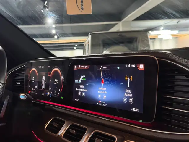 Mercedes-Benz Gle view 30