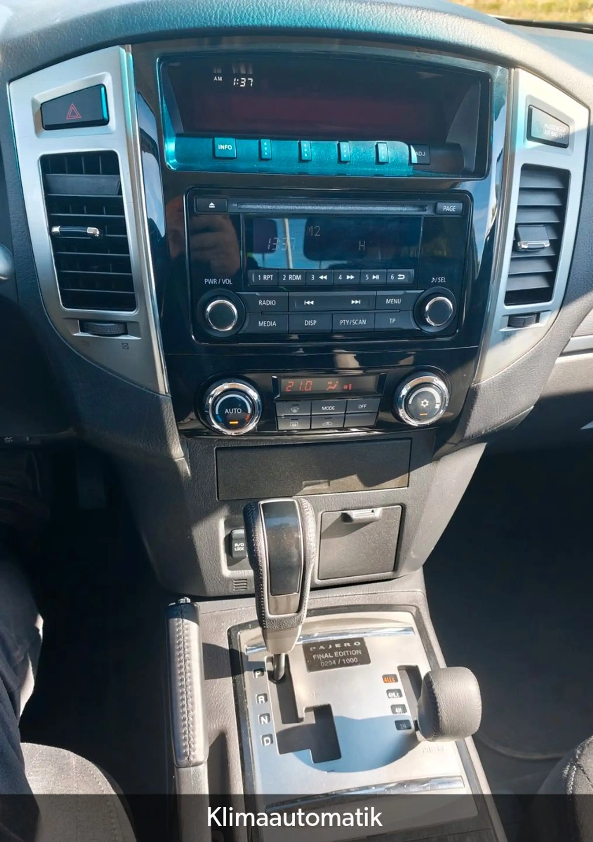 Mitsubishi Pajero 3,2 DI-D 4WD Final Edition Automatik — photo 12