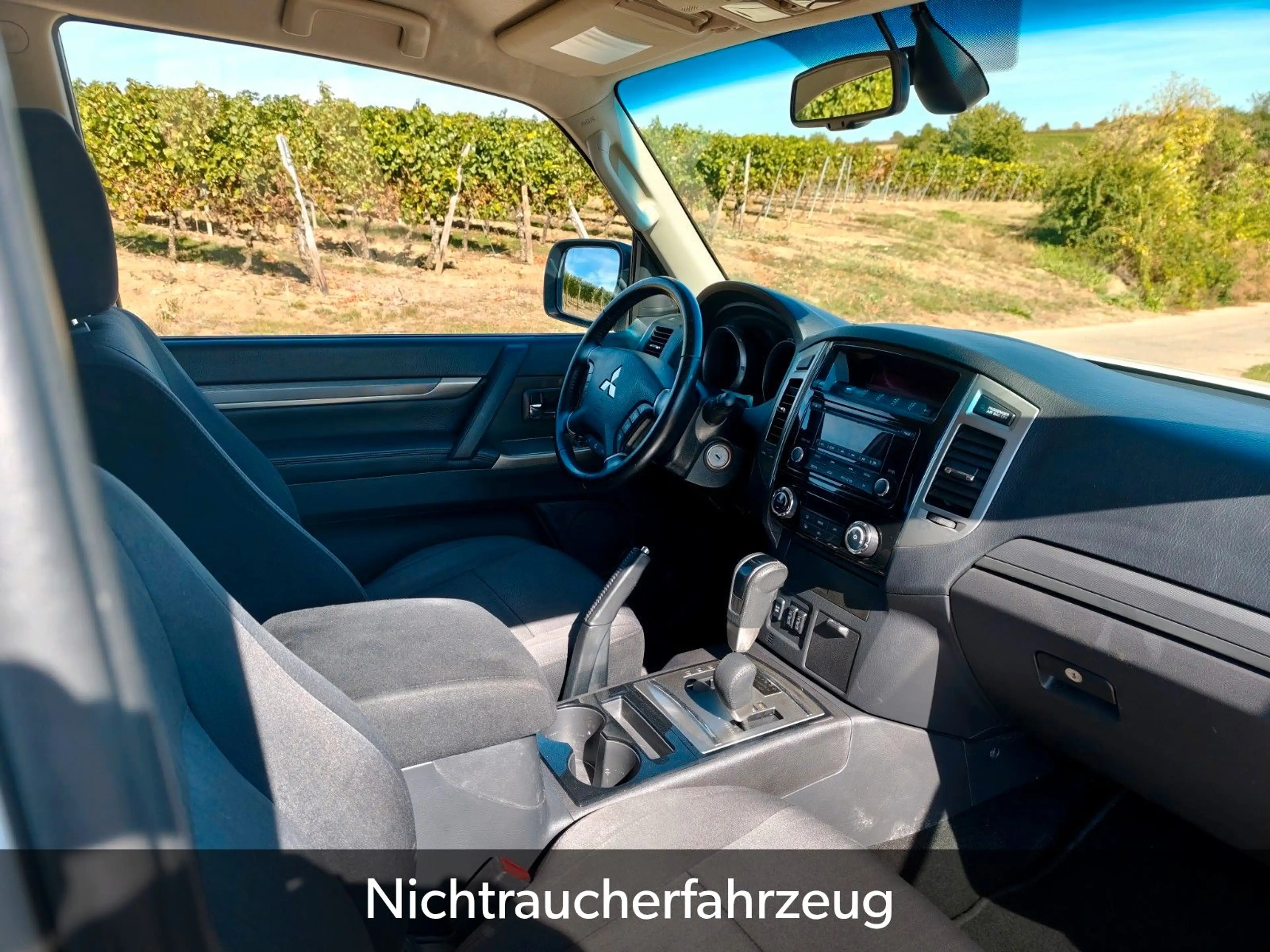 Mitsubishi Pajero 3,2 DI-D 4WD Final Edition Automatik — photo 14