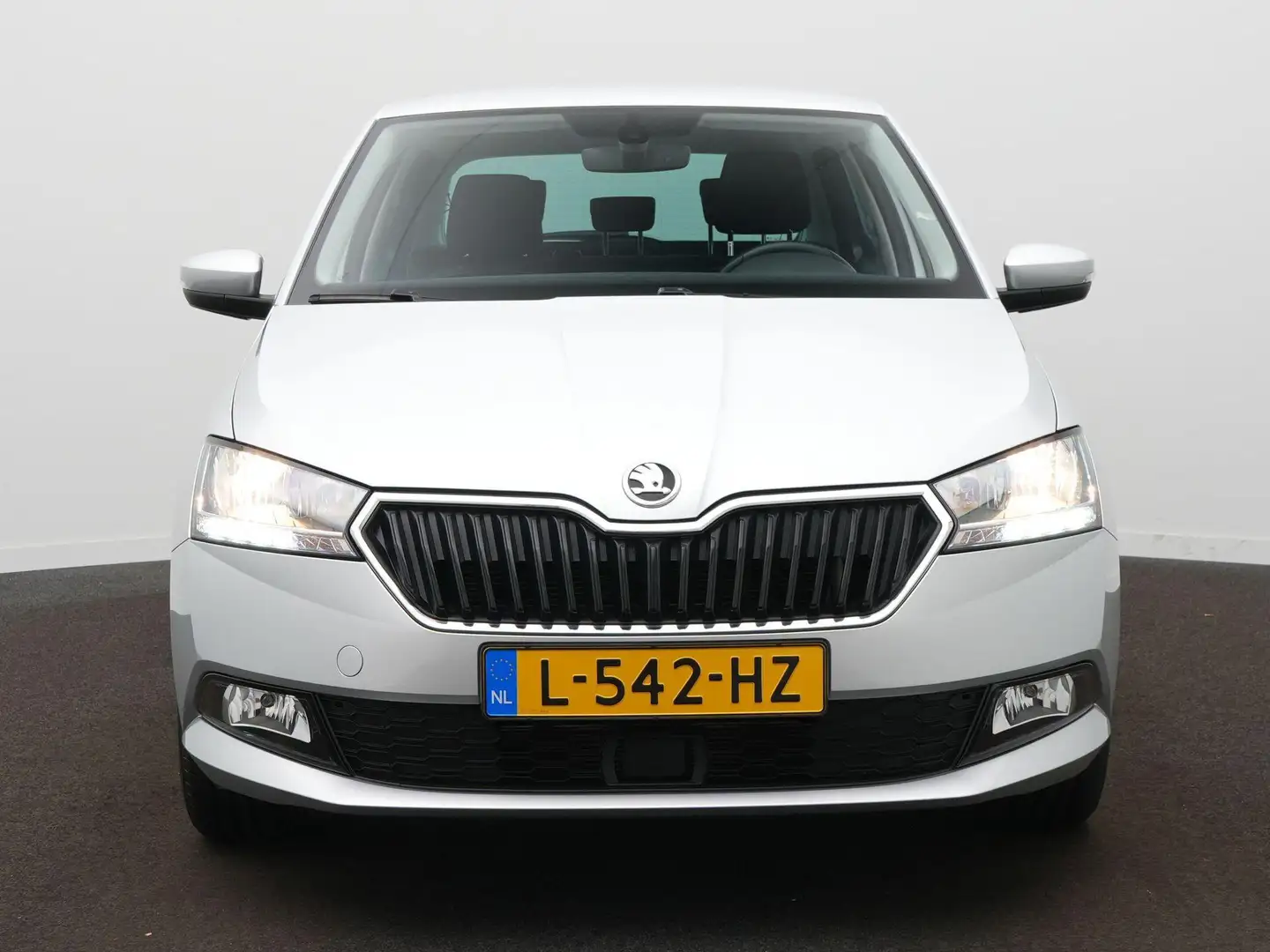 Skoda Fabia 1.0 TSI Ambition / Climate / Cruise / Carplay Grijs - 2