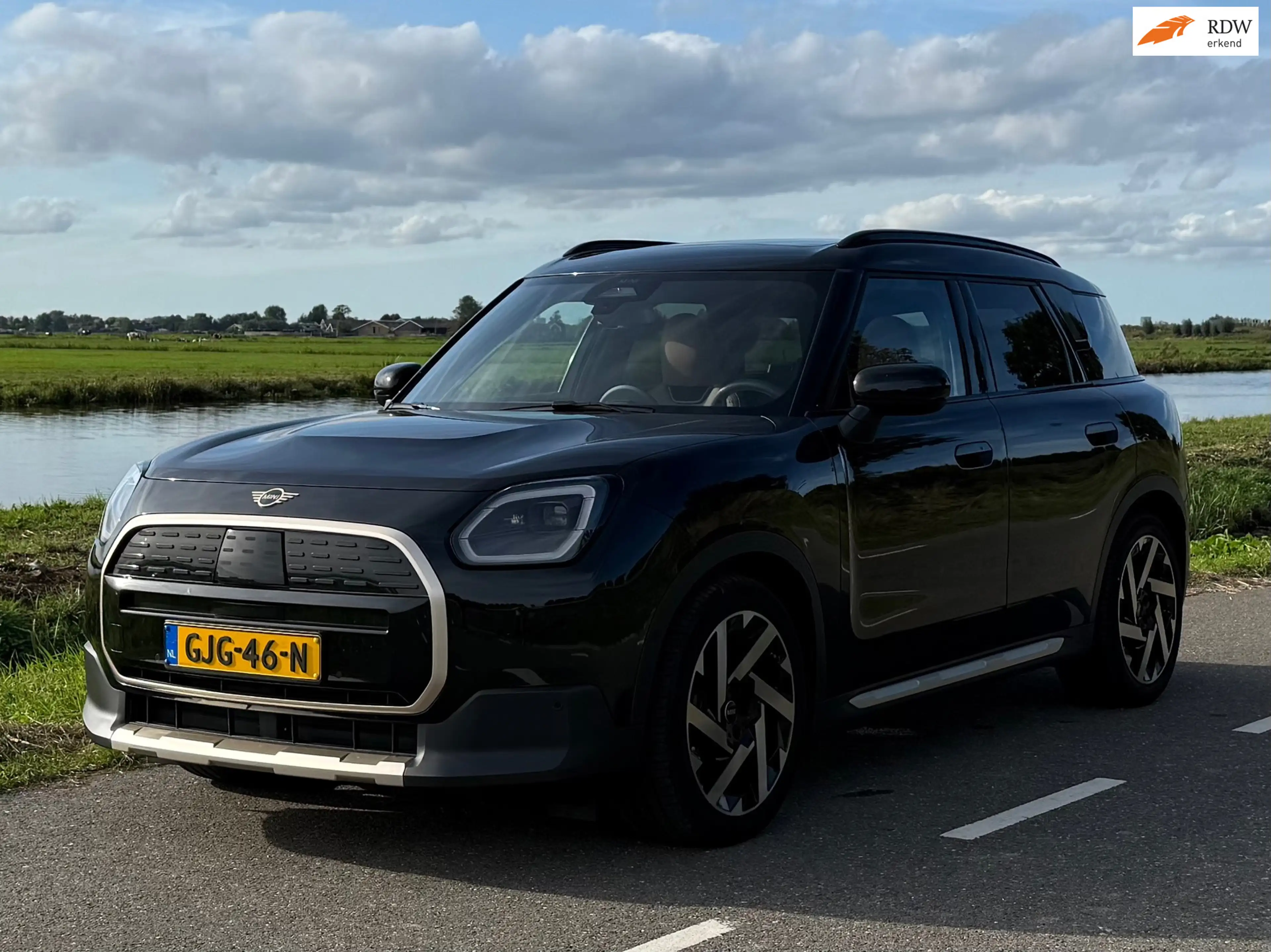 MINI Countryman E Favoured M 66.5 kWh PANO/HIFI/Leder/stuurvwerw./et