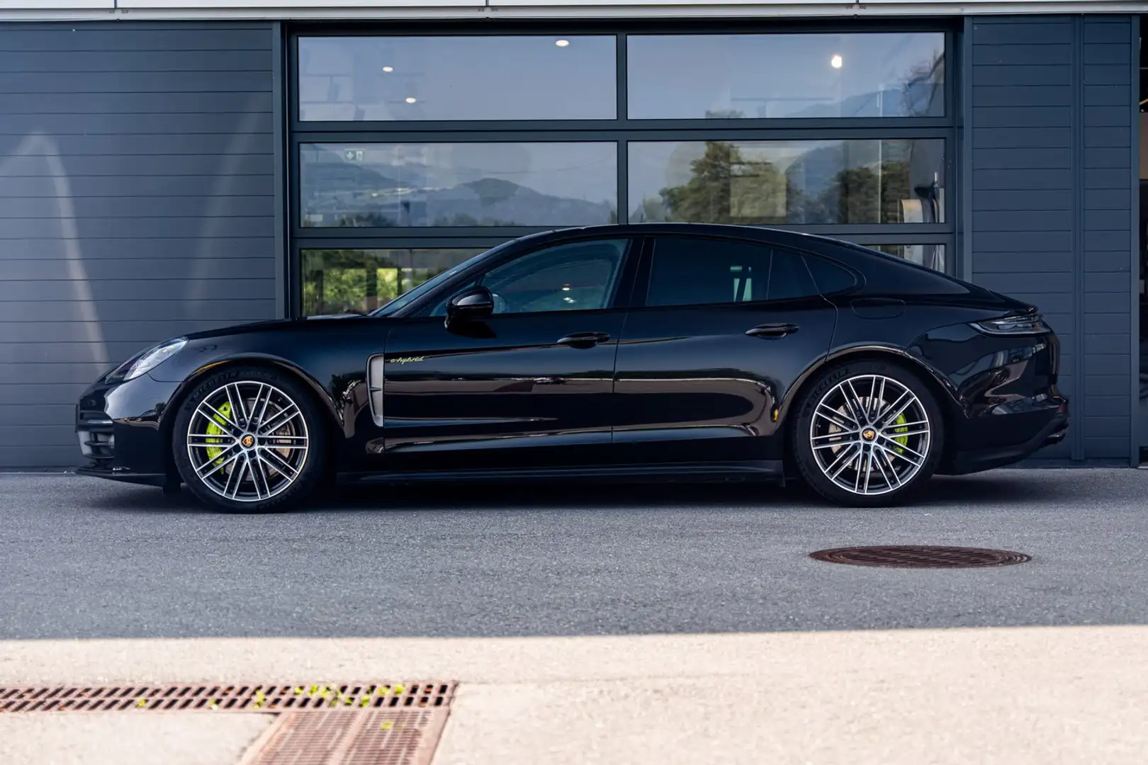 Porsche Panamera 4 E-Hybrid Platinum Edition Noir - 2