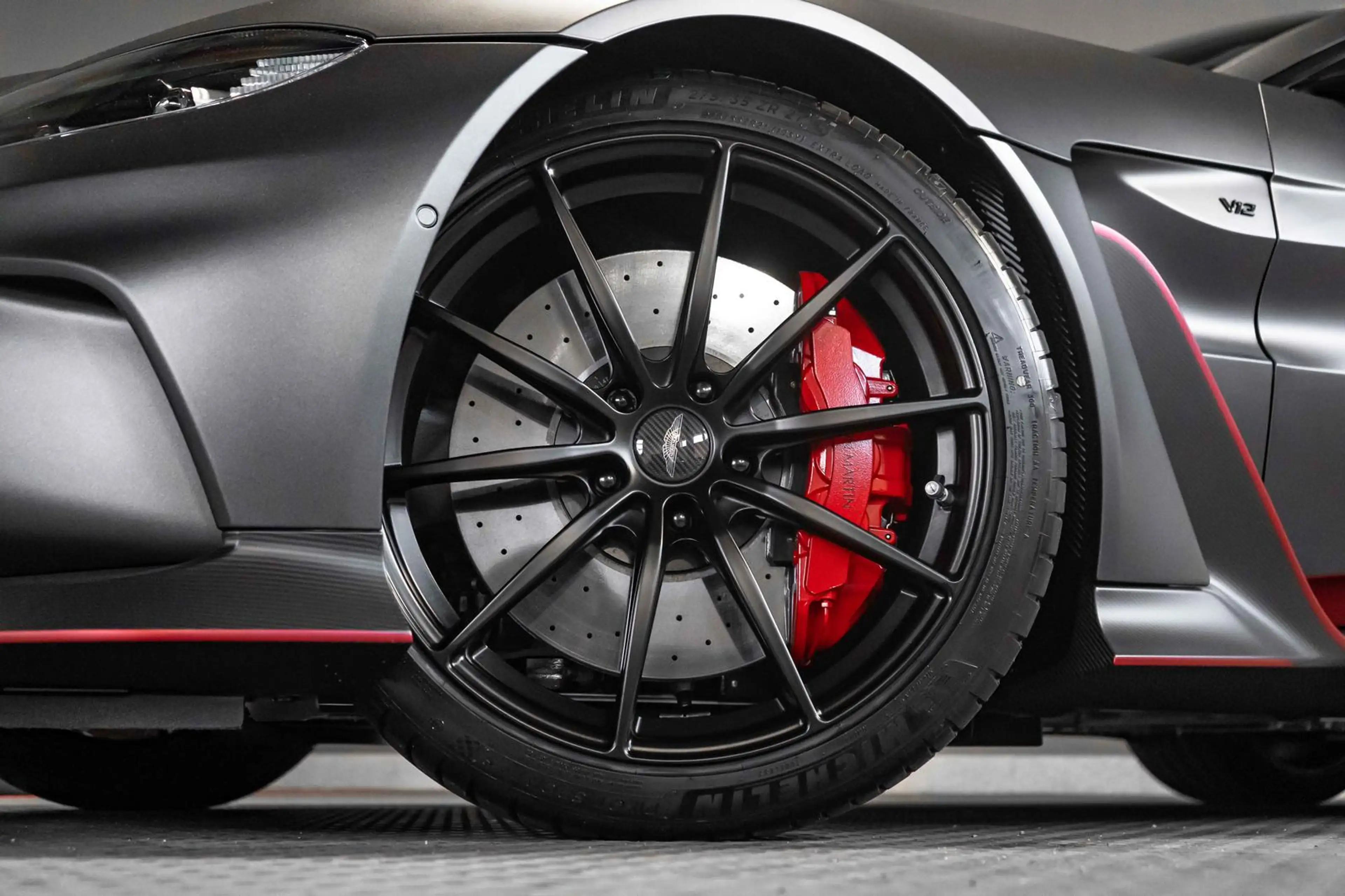 Aston Martin Coupe Q Carbon Performance 1 of 333 — photo 3