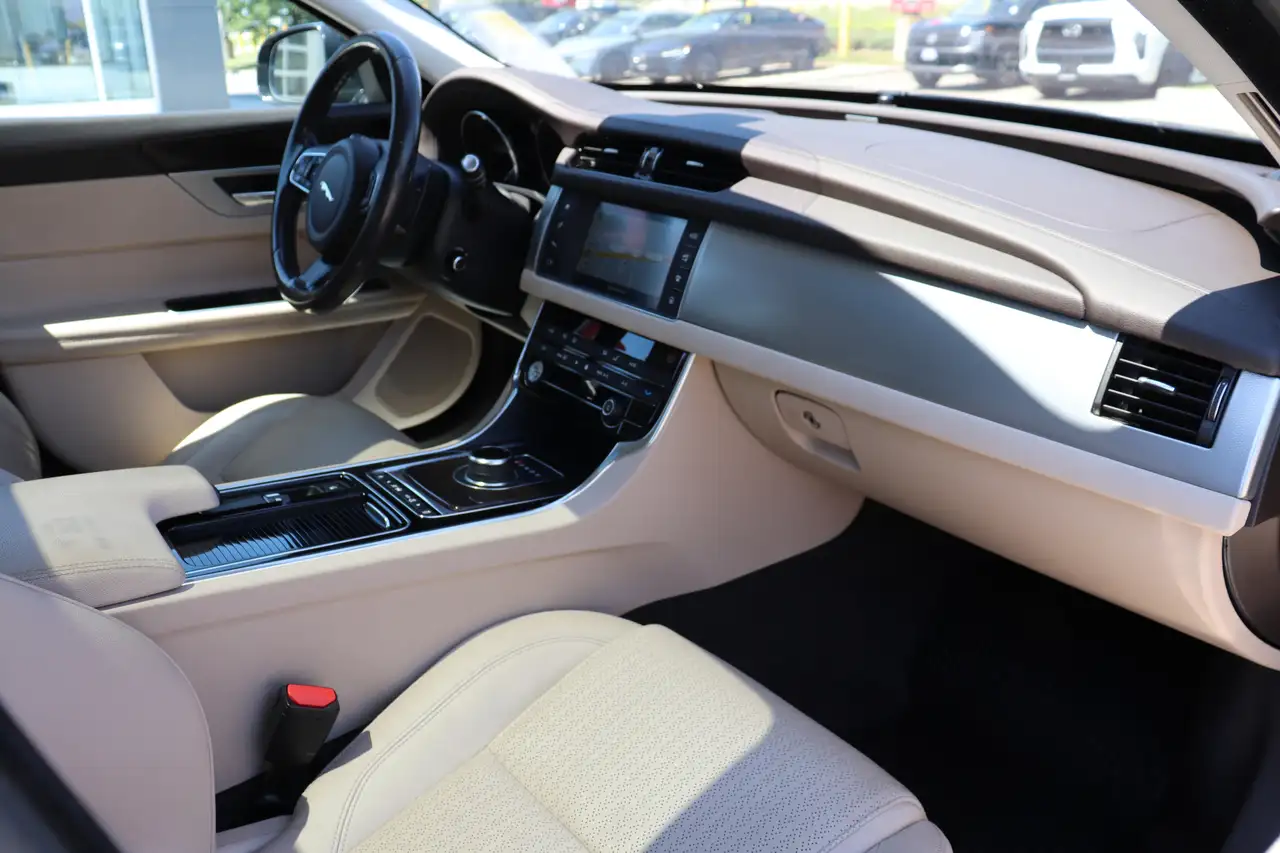 Jaguar XF fotografie Jaguar XF