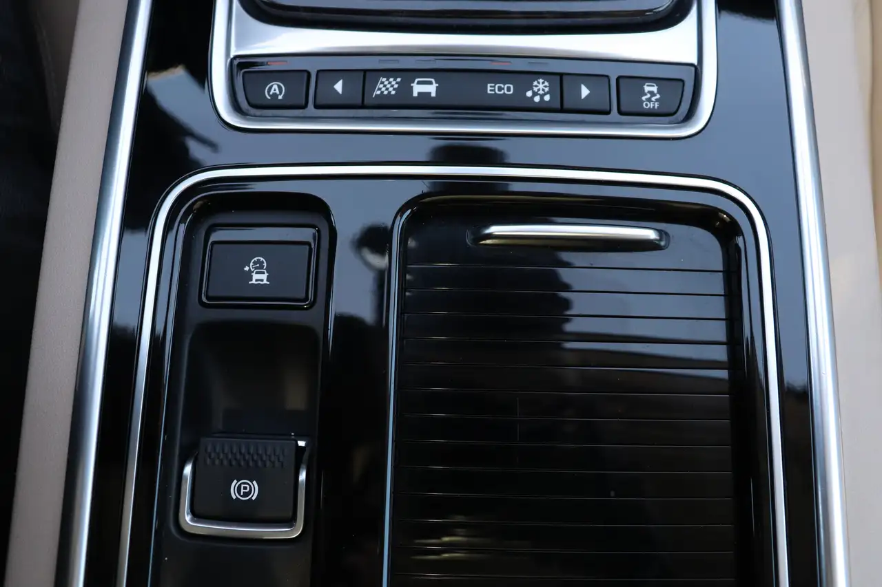 Jaguar XF fotografie Jaguar XF