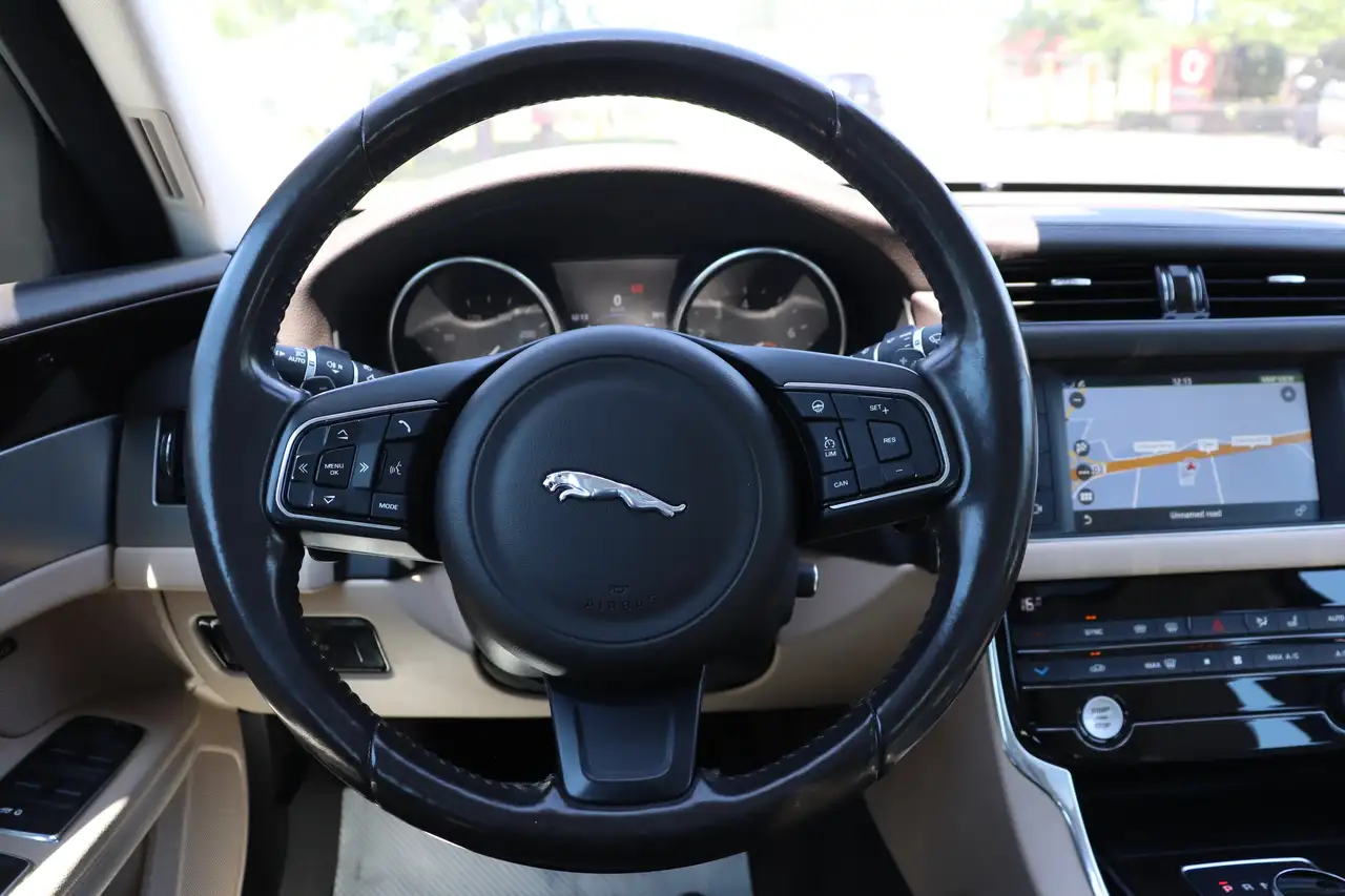 Jaguar XF fotografie Jaguar XF