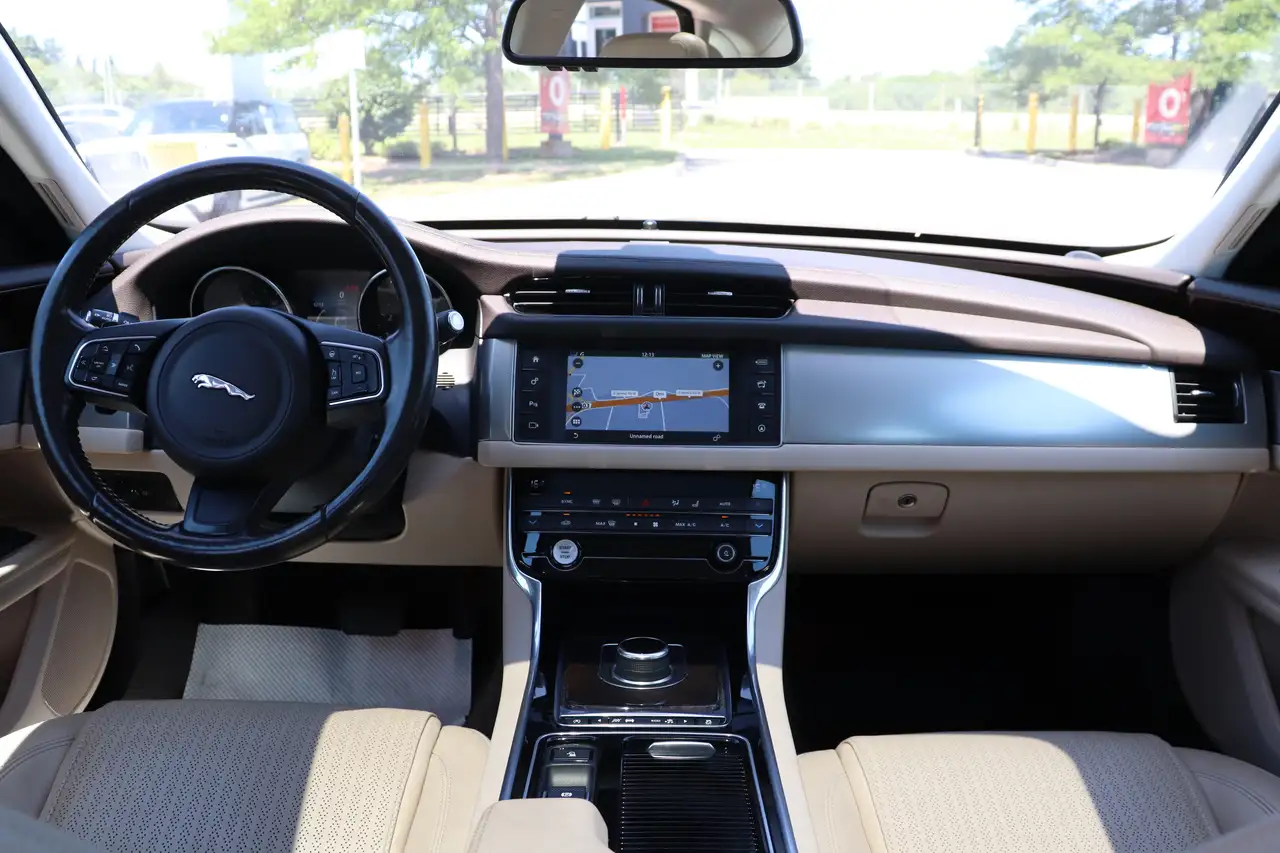 Jaguar XF fotografie Jaguar XF