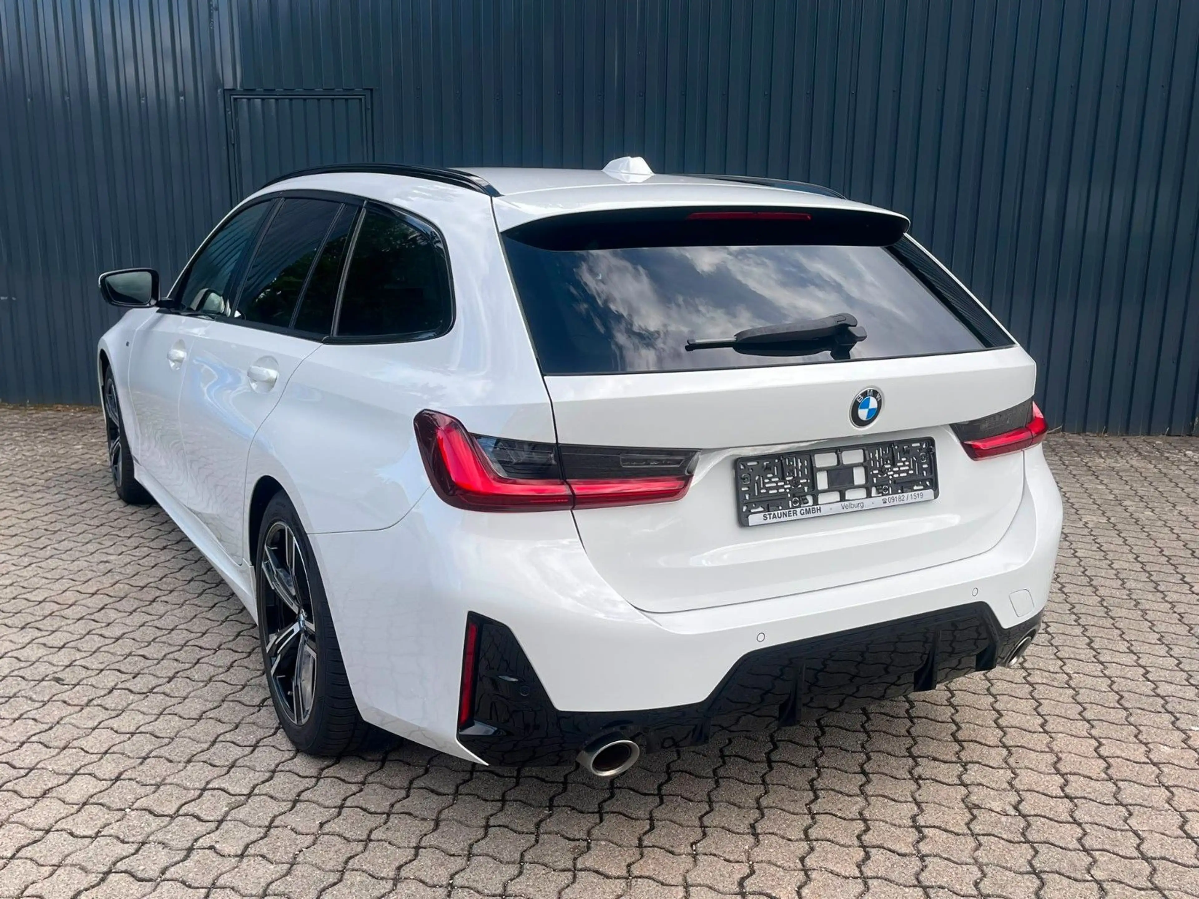 BMW 318 i Aut. Touring M SPORT /PanoDach/Leder-Rot — photo 8
