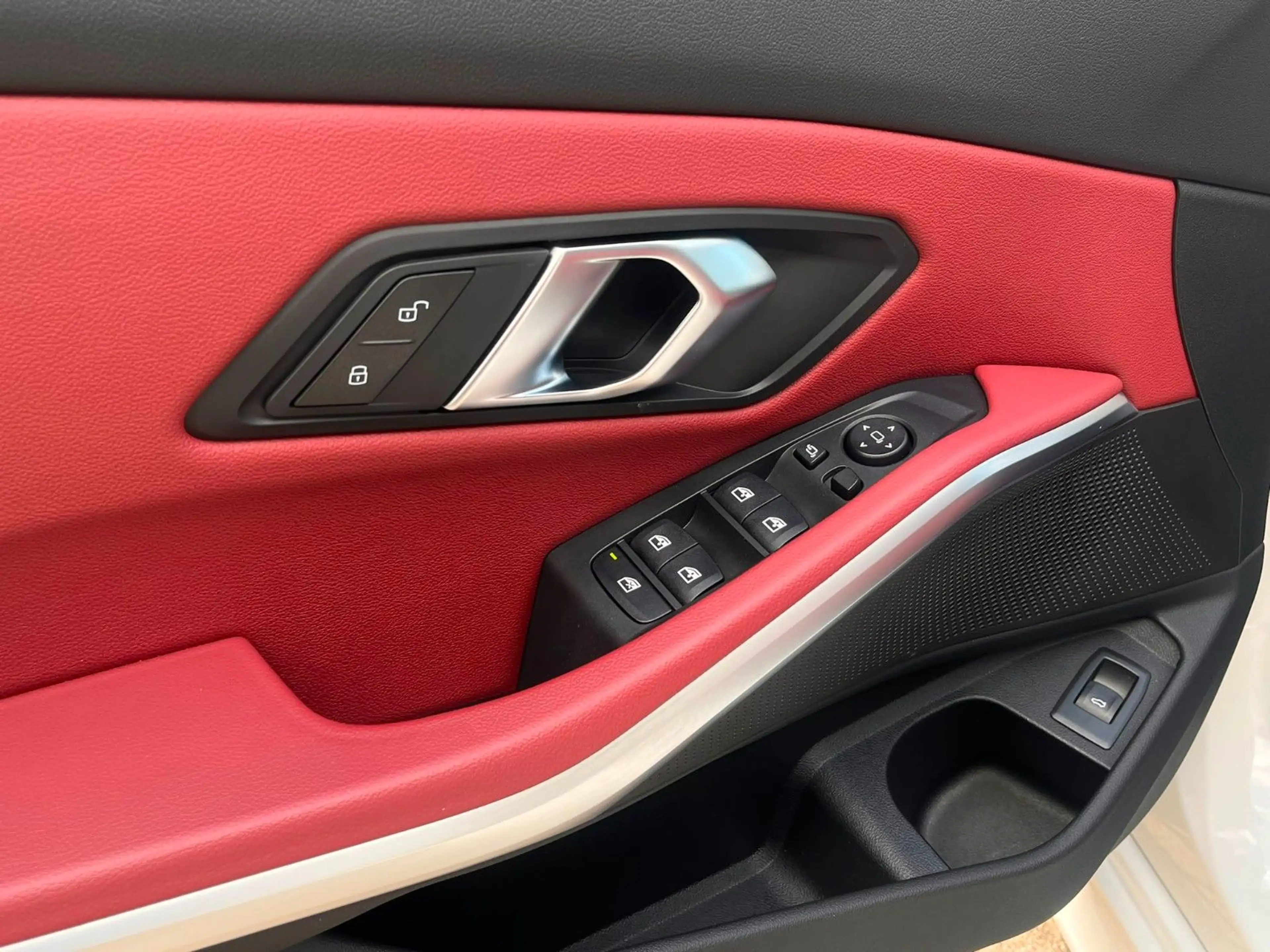 BMW 318 i Aut. Touring M SPORT /PanoDach/Leder-Rot — photo 15