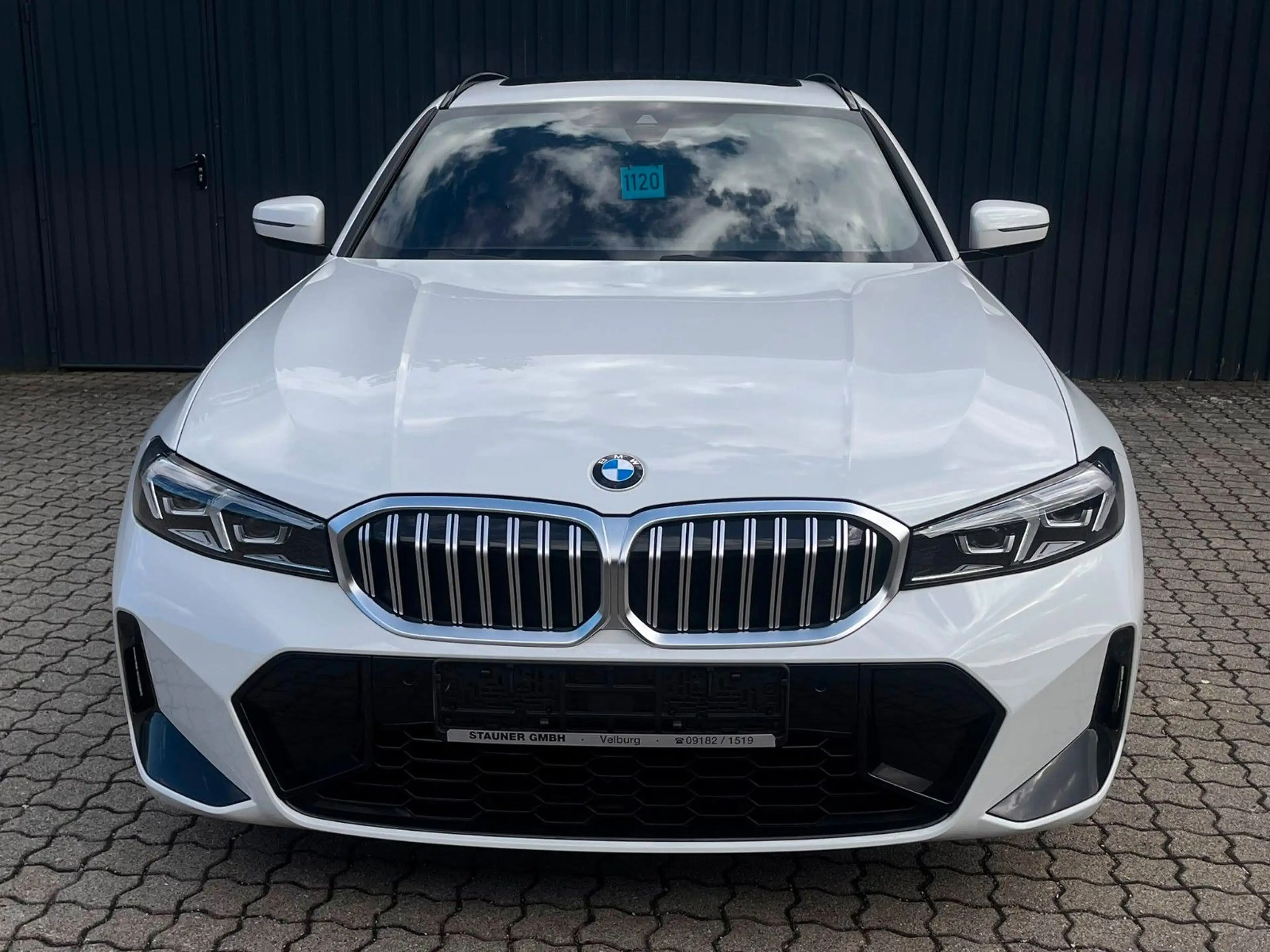 BMW 318 i Aut. Touring M SPORT /PanoDach/Leder-Rot — photo 4