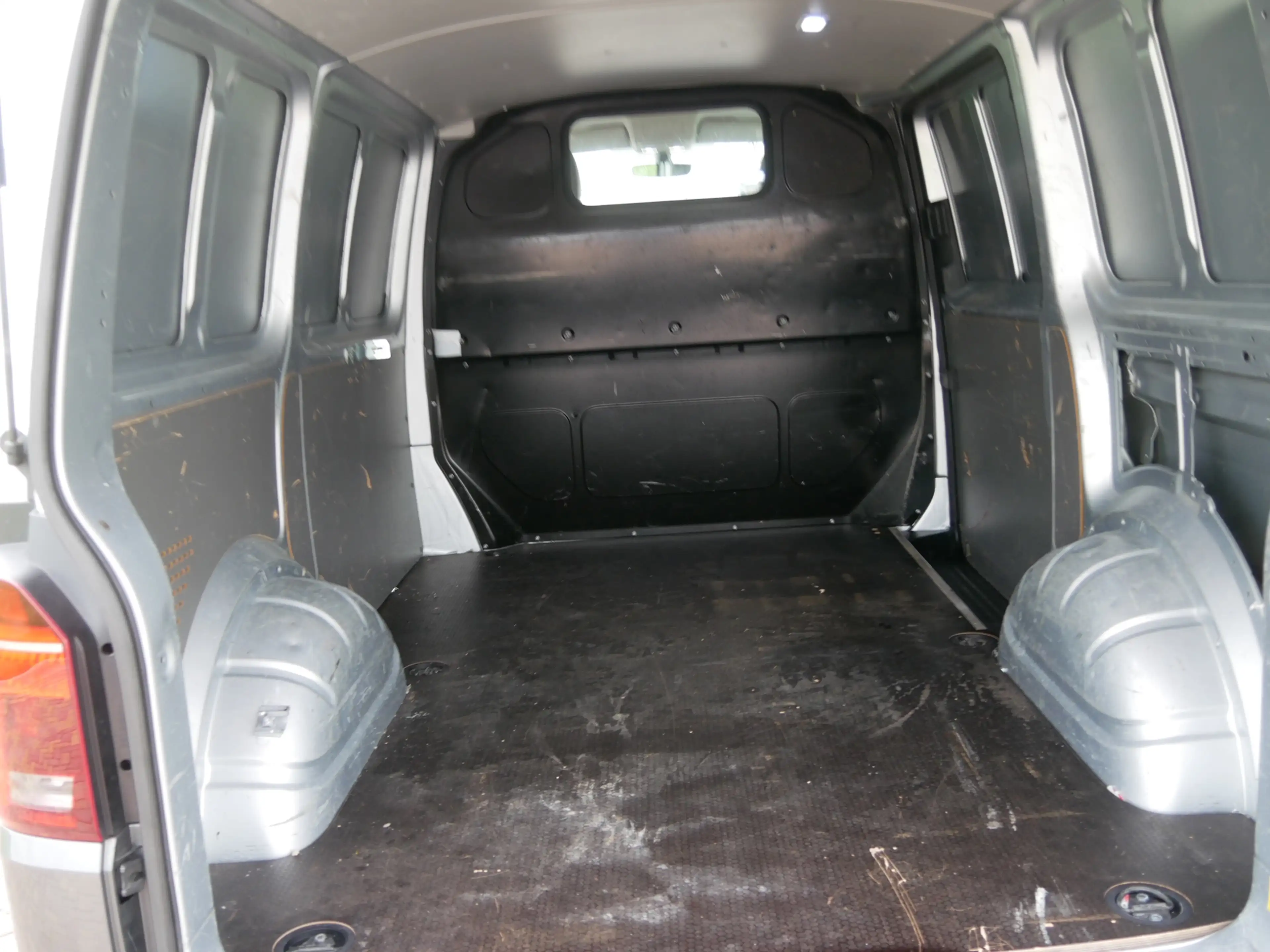Volkswagen Transporter 2.0 TDI L1H1 146kW 4Motion Bulli DSG | AC | NAVI | — photo 12